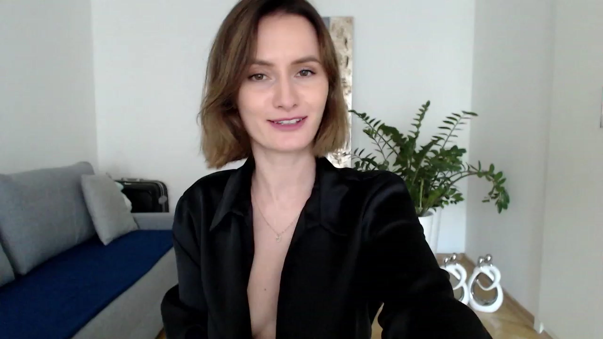 Gallery image thumbnail from PerlaBella's myfreecams stream on, 08/07/2023, 16:37 image 14 of 20