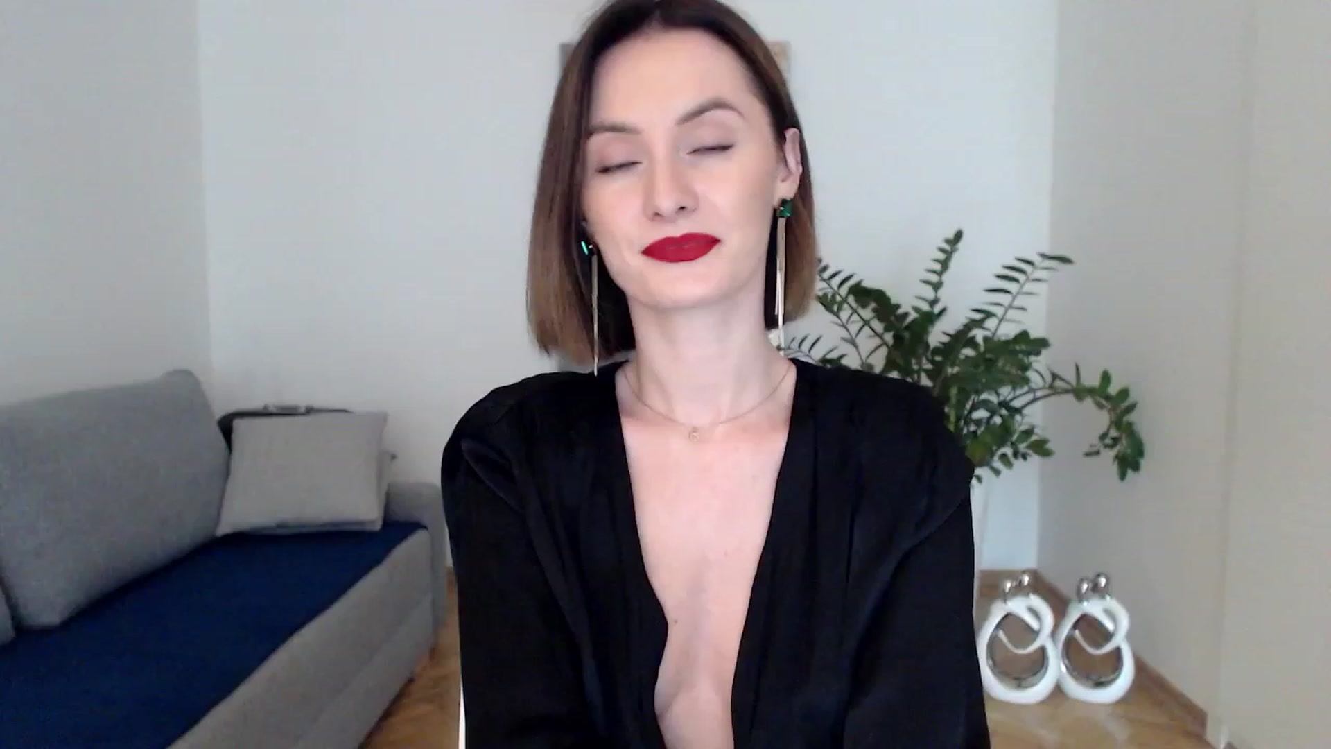 Gallery image thumbnail from PerlaBella's myfreecams stream on, 08/09/2023, 15:05 image 6 of 20