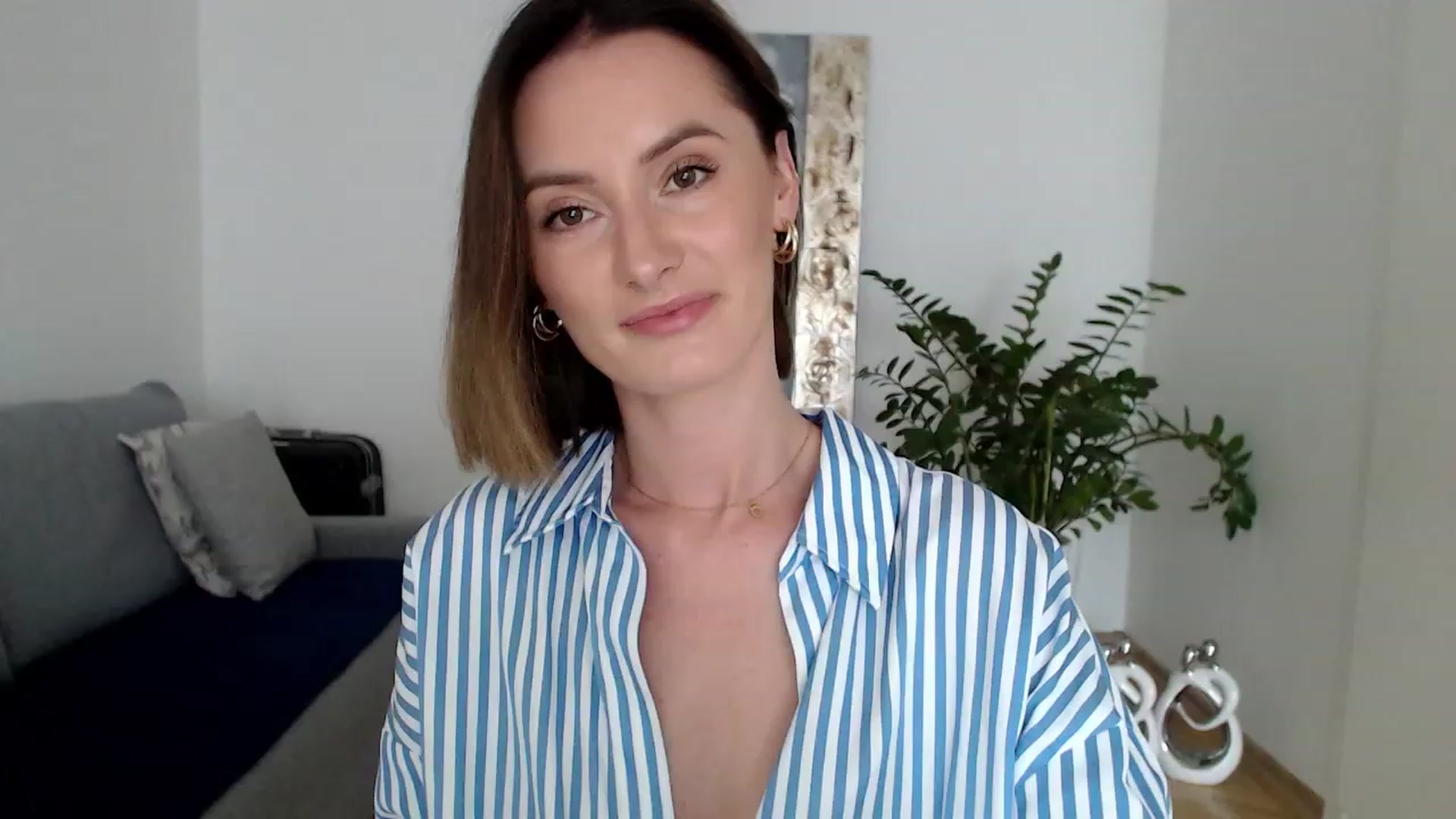Gallery image thumbnail from PerlaBella's myfreecams stream on, 08/14/2023, 13:28 image 4 of 20