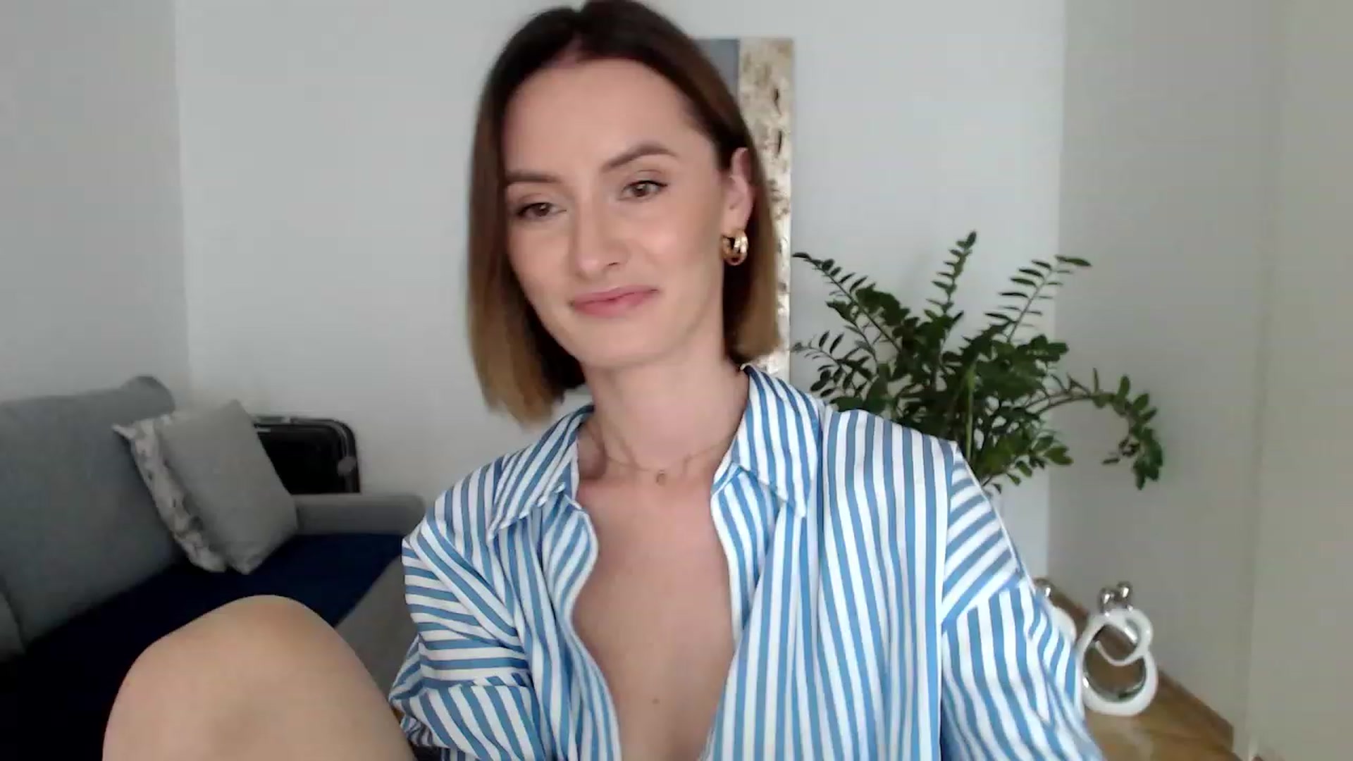 Gallery image thumbnail from PerlaBella's myfreecams stream on, 08/14/2023, 13:28 image 2 of 20