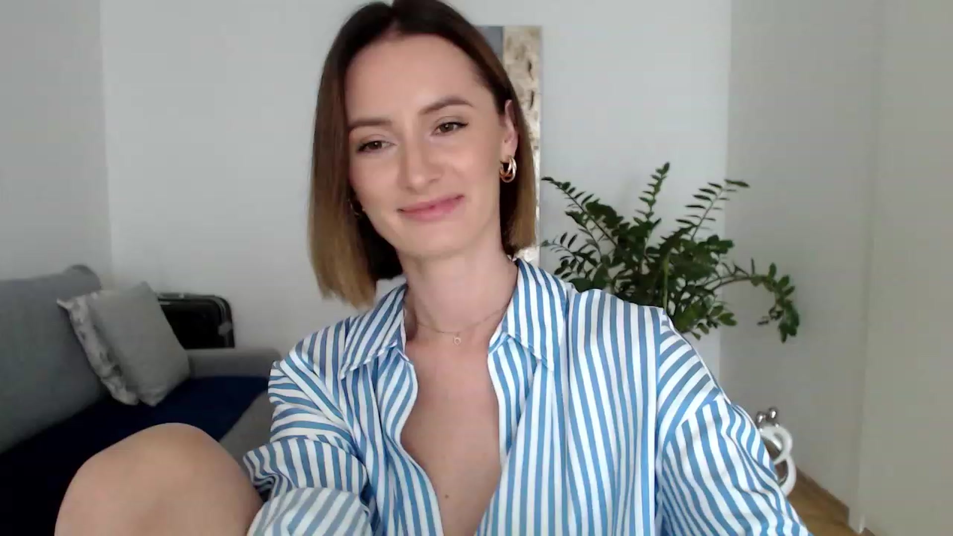 Gallery image thumbnail from PerlaBella's myfreecams stream on, 08/14/2023, 13:28 image 3 of 20