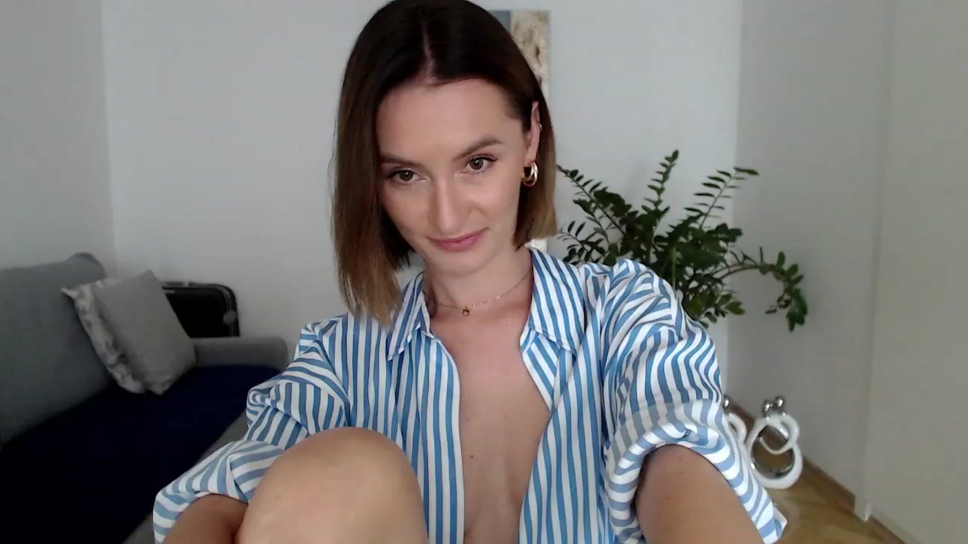 Gallery image thumbnail from PerlaBella's myfreecams stream on, 08/14/2023, 13:28 image 17 of 20