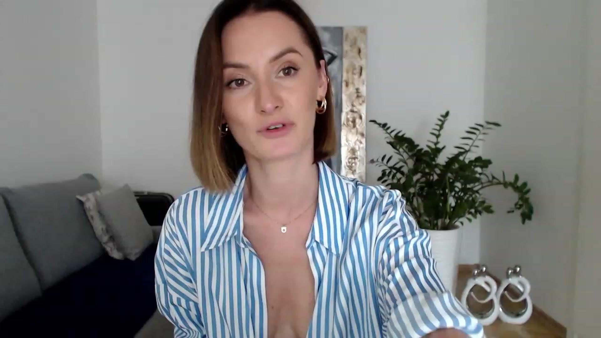 Gallery image thumbnail from PerlaBella's myfreecams stream on, 08/14/2023, 15:24 image 15 of 20