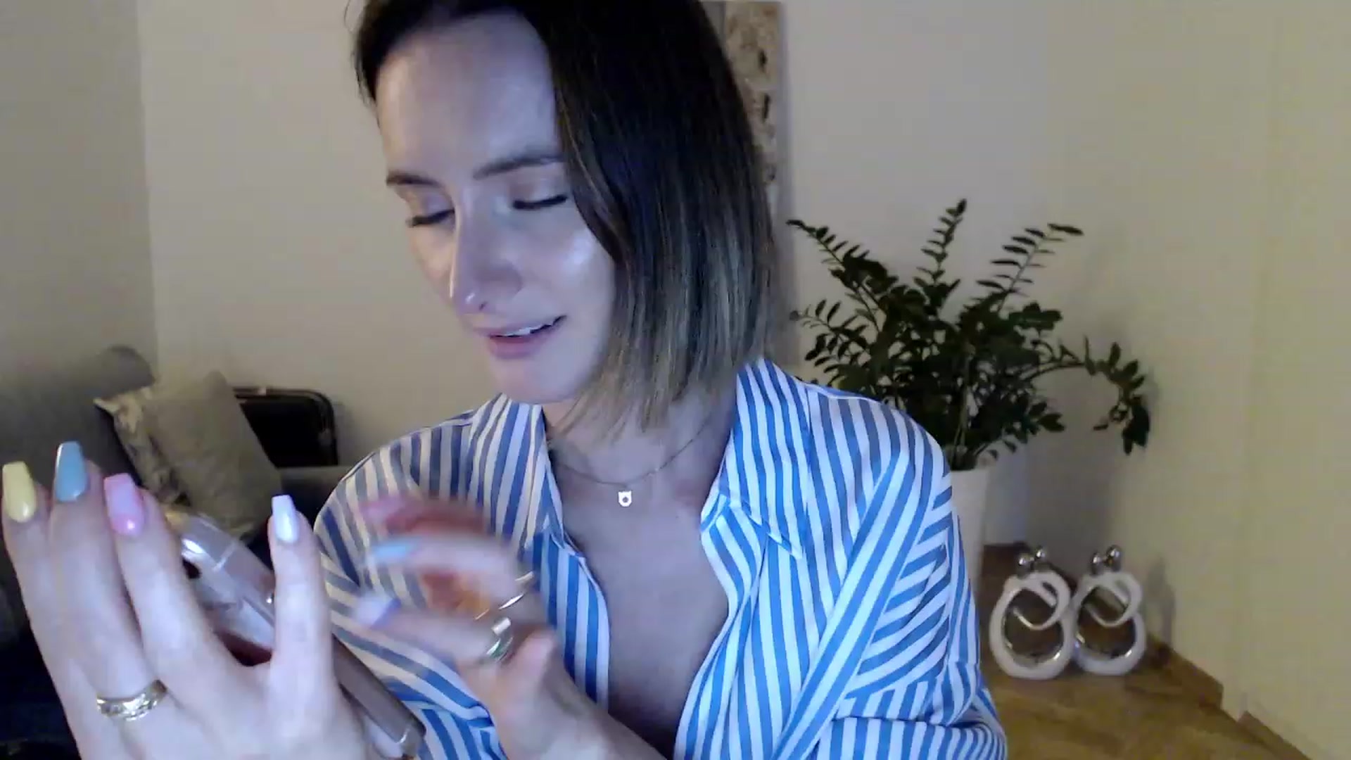 Gallery image thumbnail from PerlaBella's myfreecams stream on, 08/14/2023, 18:11 image 9 of 20