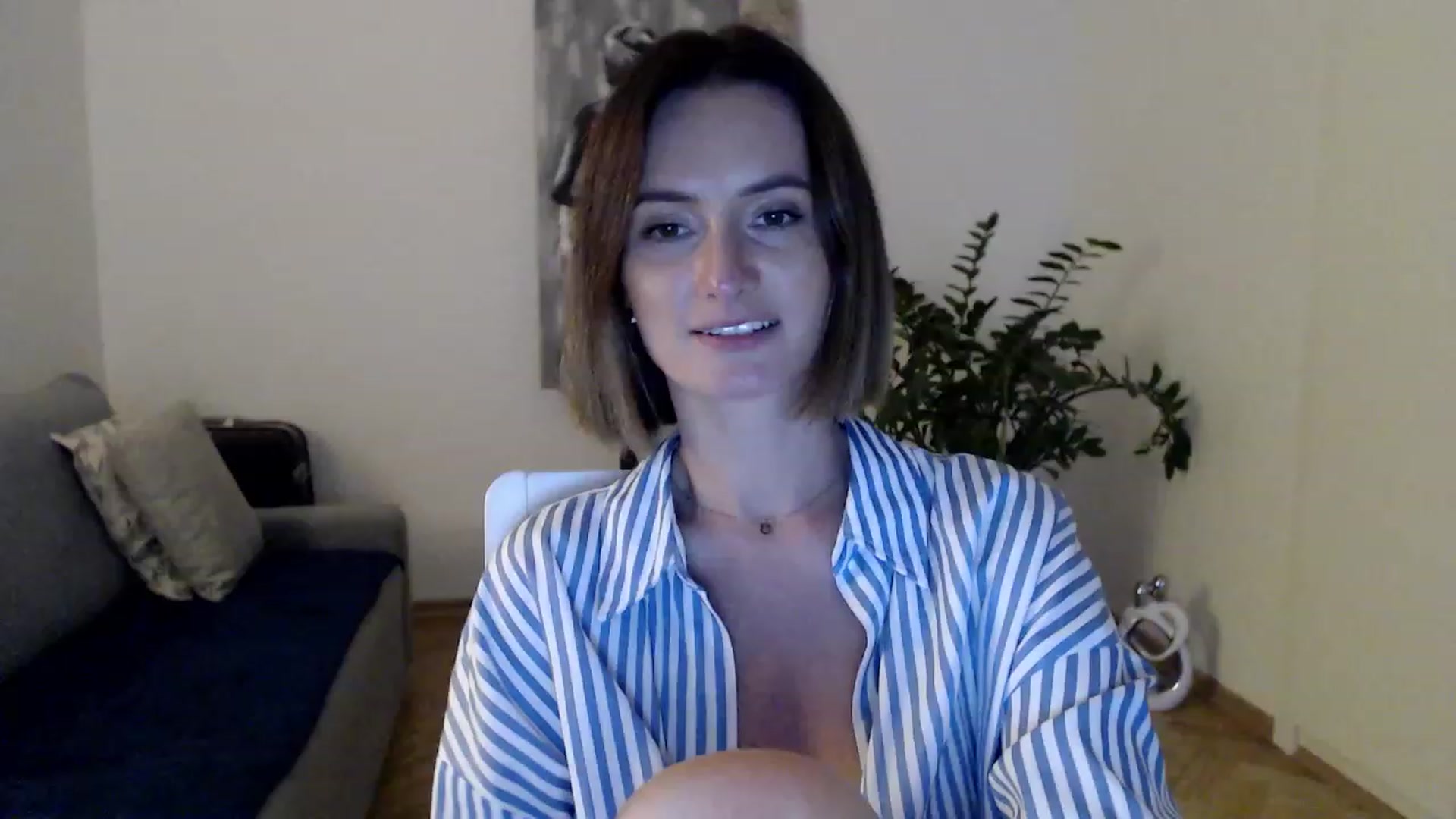 Gallery image thumbnail from PerlaBella's myfreecams stream on, 08/14/2023, 18:11 image 10 of 20