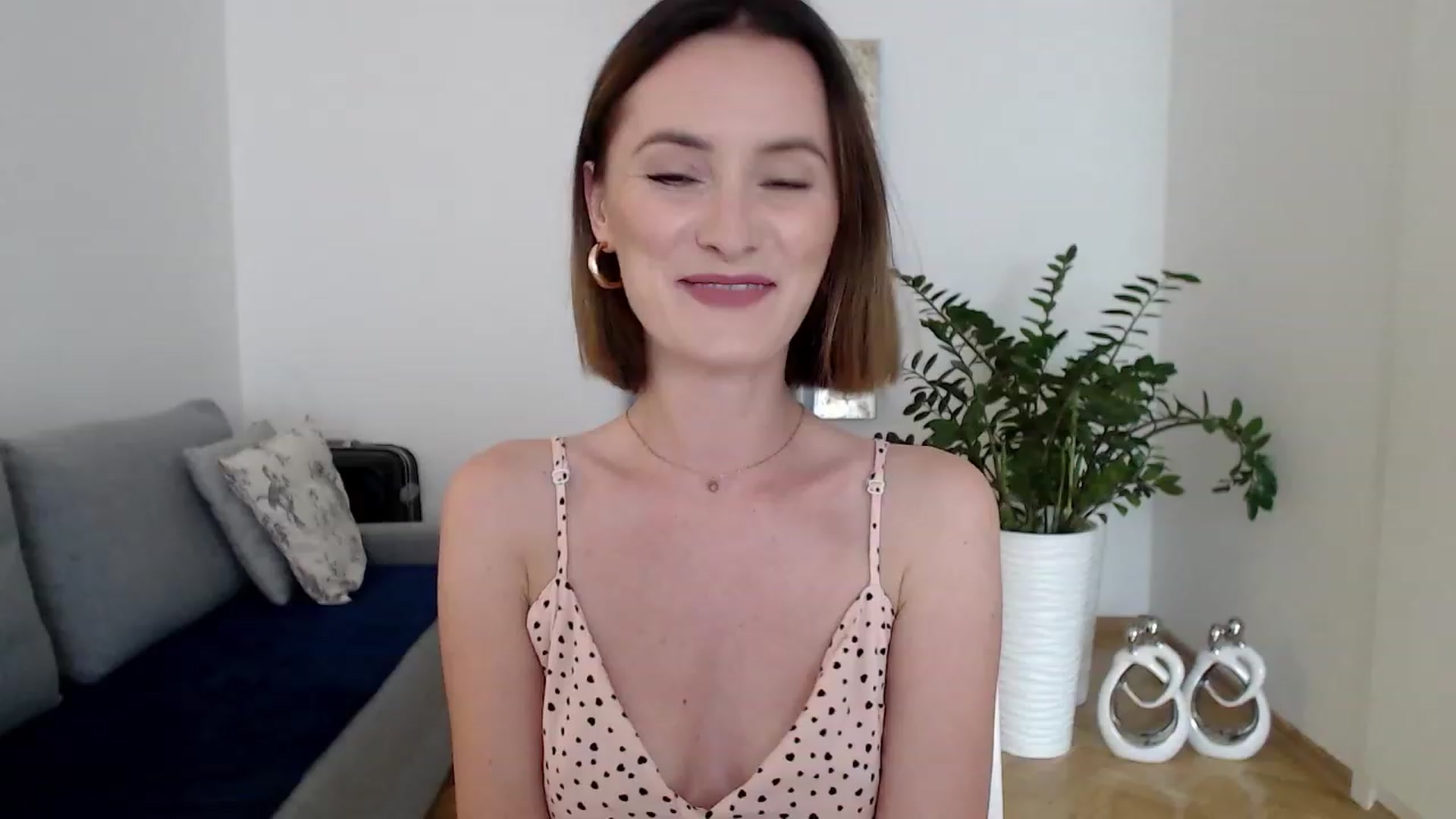 Gallery image thumbnail from PerlaBella's myfreecams stream on, 08/16/2023, 13:57 image 3 of 20
