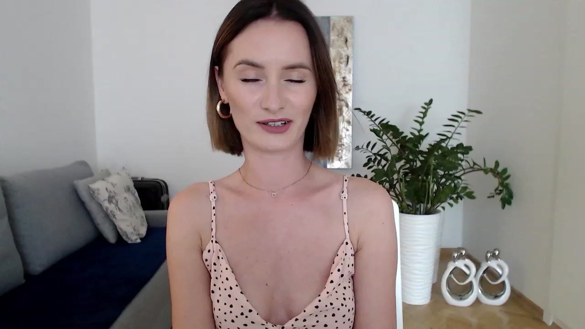Gallery image thumbnail from PerlaBella's myfreecams stream on, 08/16/2023, 13:57 image 4 of 20