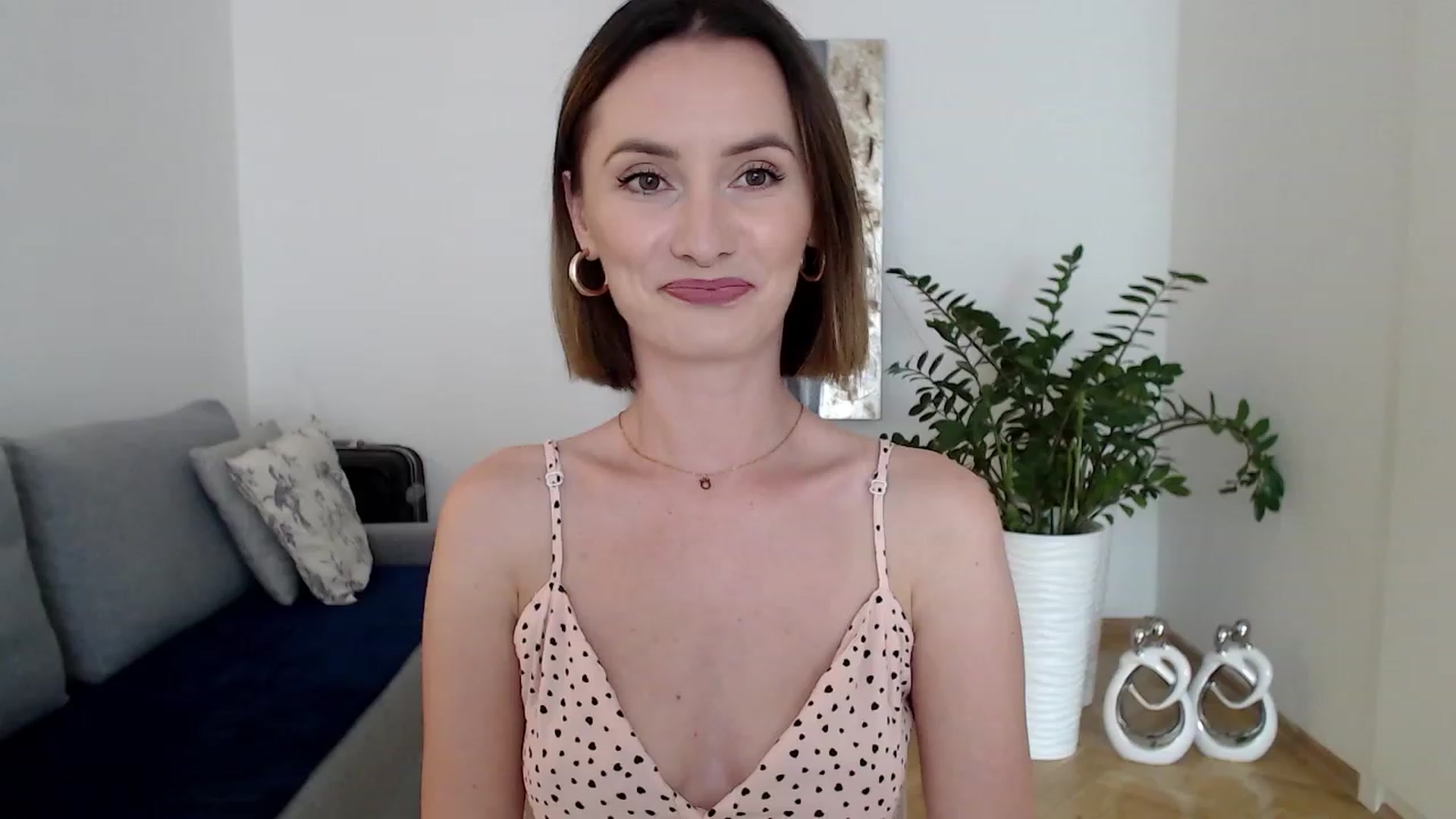 Gallery image thumbnail from PerlaBella's myfreecams stream on, 08/16/2023, 13:57 image 2 of 20