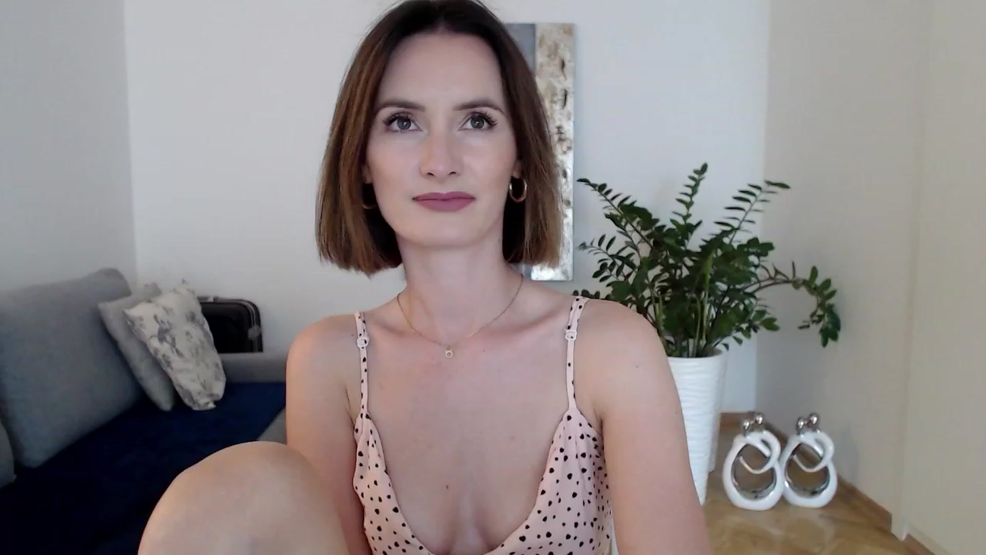 Gallery image thumbnail from PerlaBella's myfreecams stream on, 08/16/2023, 14:59 image 4 of 20