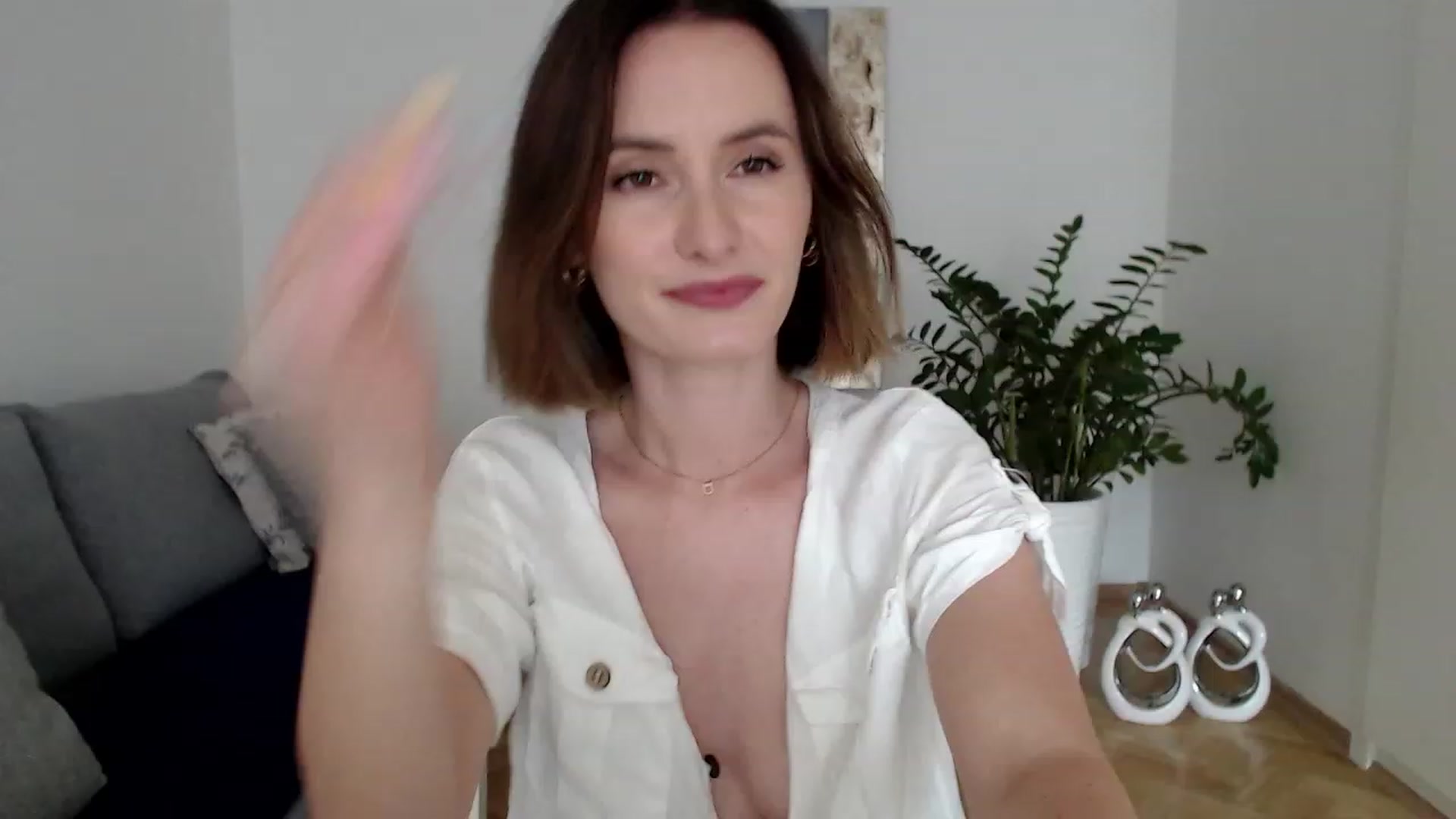 Gallery image thumbnail from PerlaBella's myfreecams stream on, 08/17/2023, 14:52 image 15 of 20