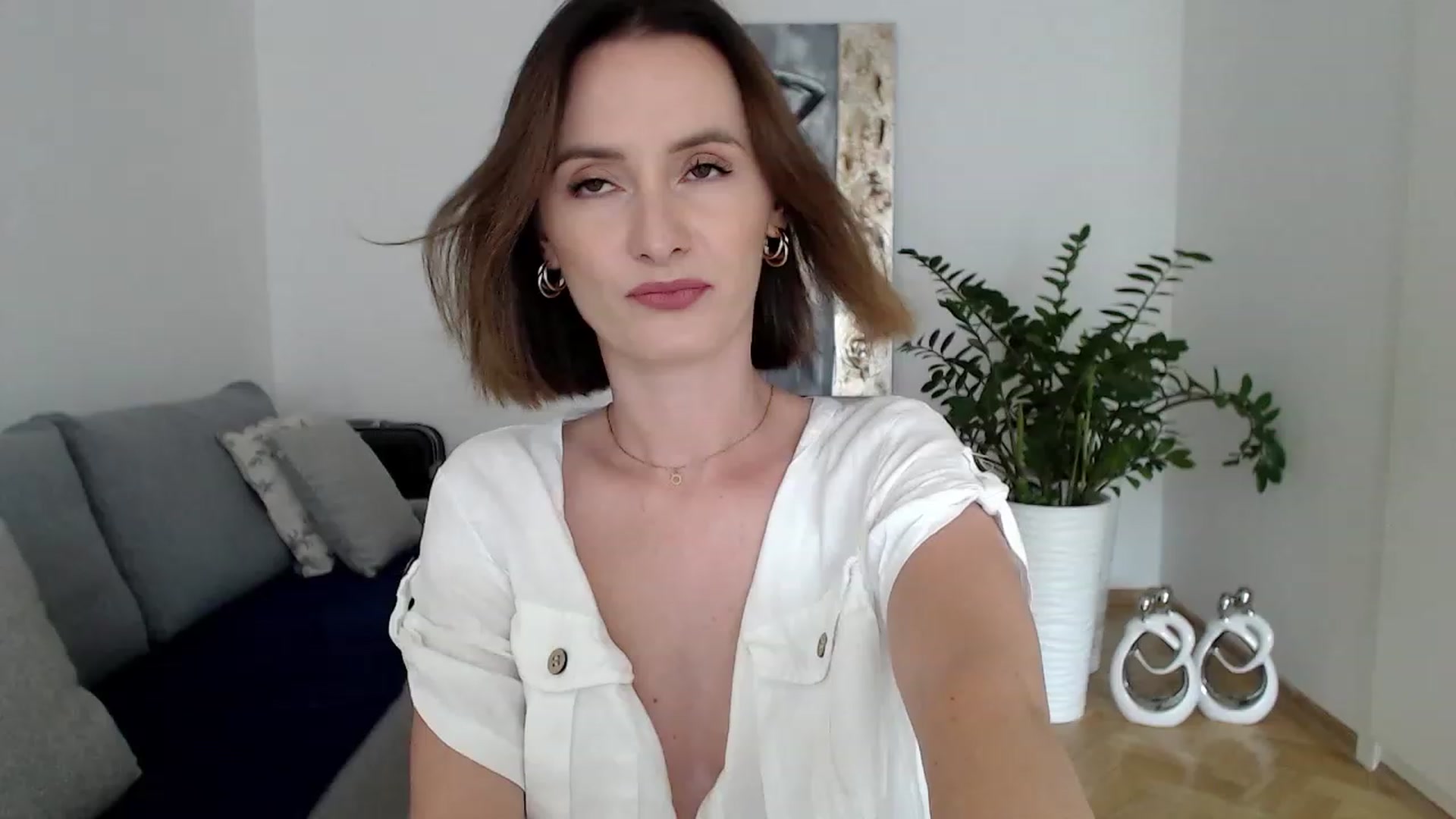 Gallery image thumbnail from PerlaBella's myfreecams stream on, 08/17/2023, 14:52 image 3 of 20
