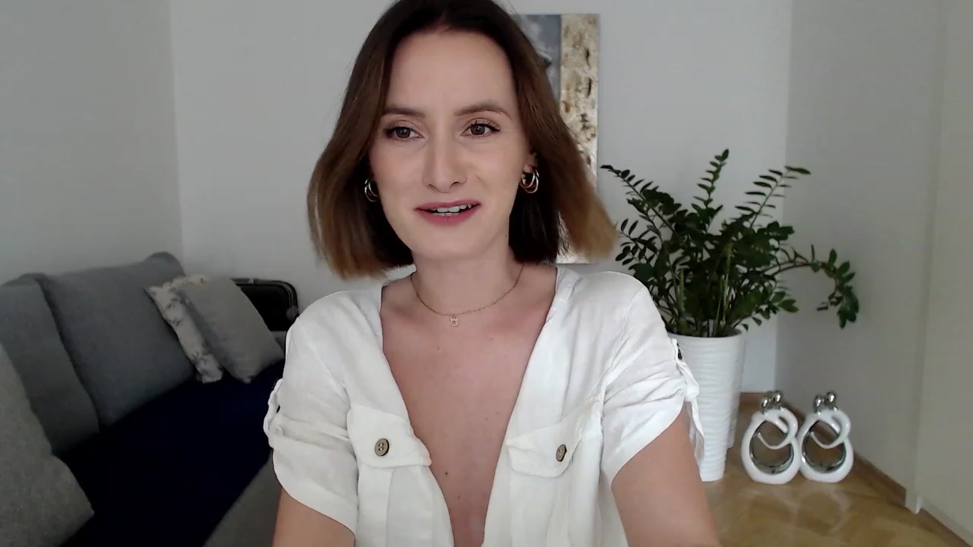 Gallery image thumbnail from PerlaBella's myfreecams stream on, 08/17/2023, 14:52 image 5 of 20