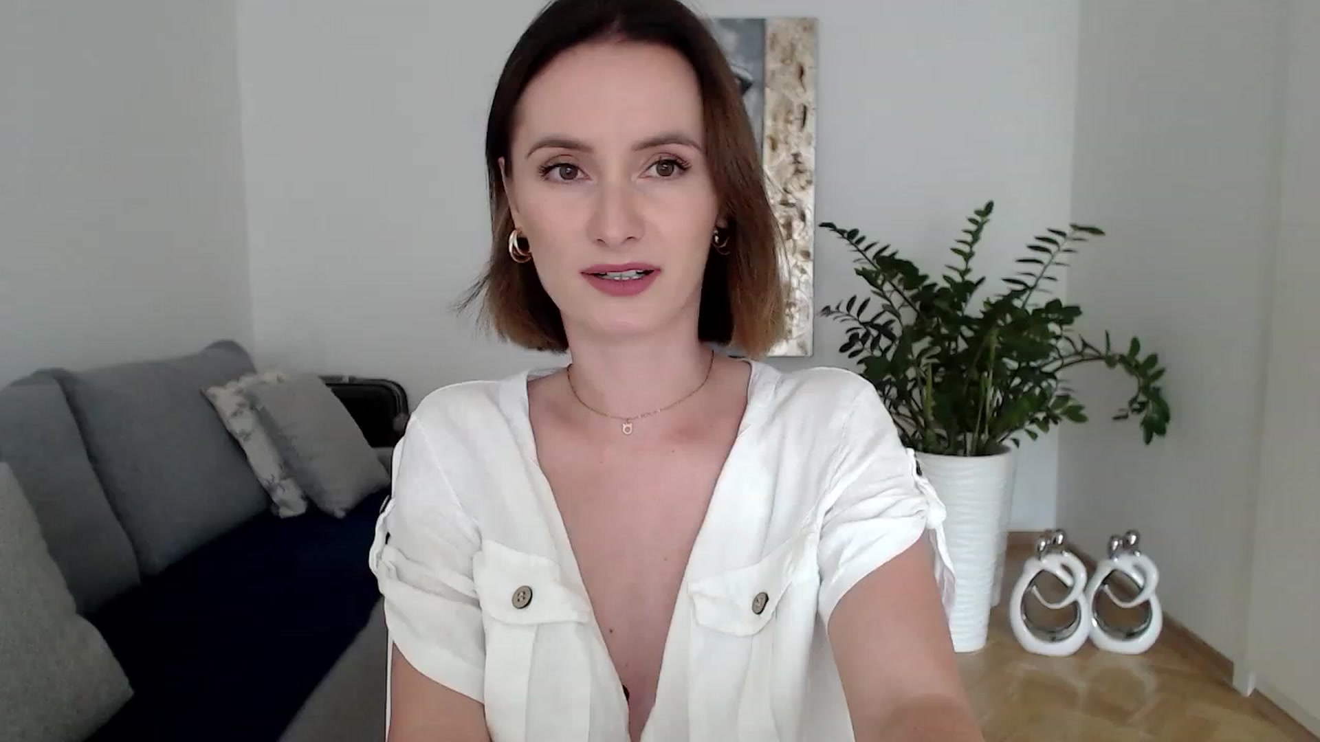 Gallery image thumbnail from PerlaBella's myfreecams stream on, 08/17/2023, 14:52 image 6 of 20