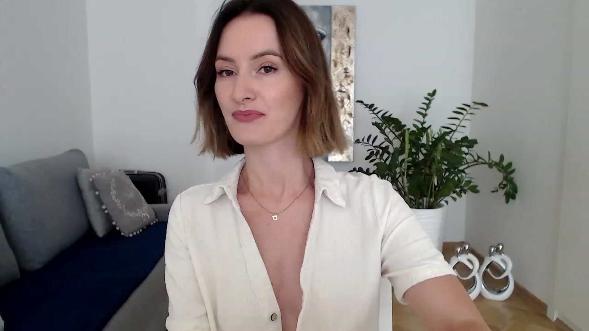 Gallery image thumbnail from PerlaBella's myfreecams stream on, 08/22/2023, 13:30 image 1 of 20