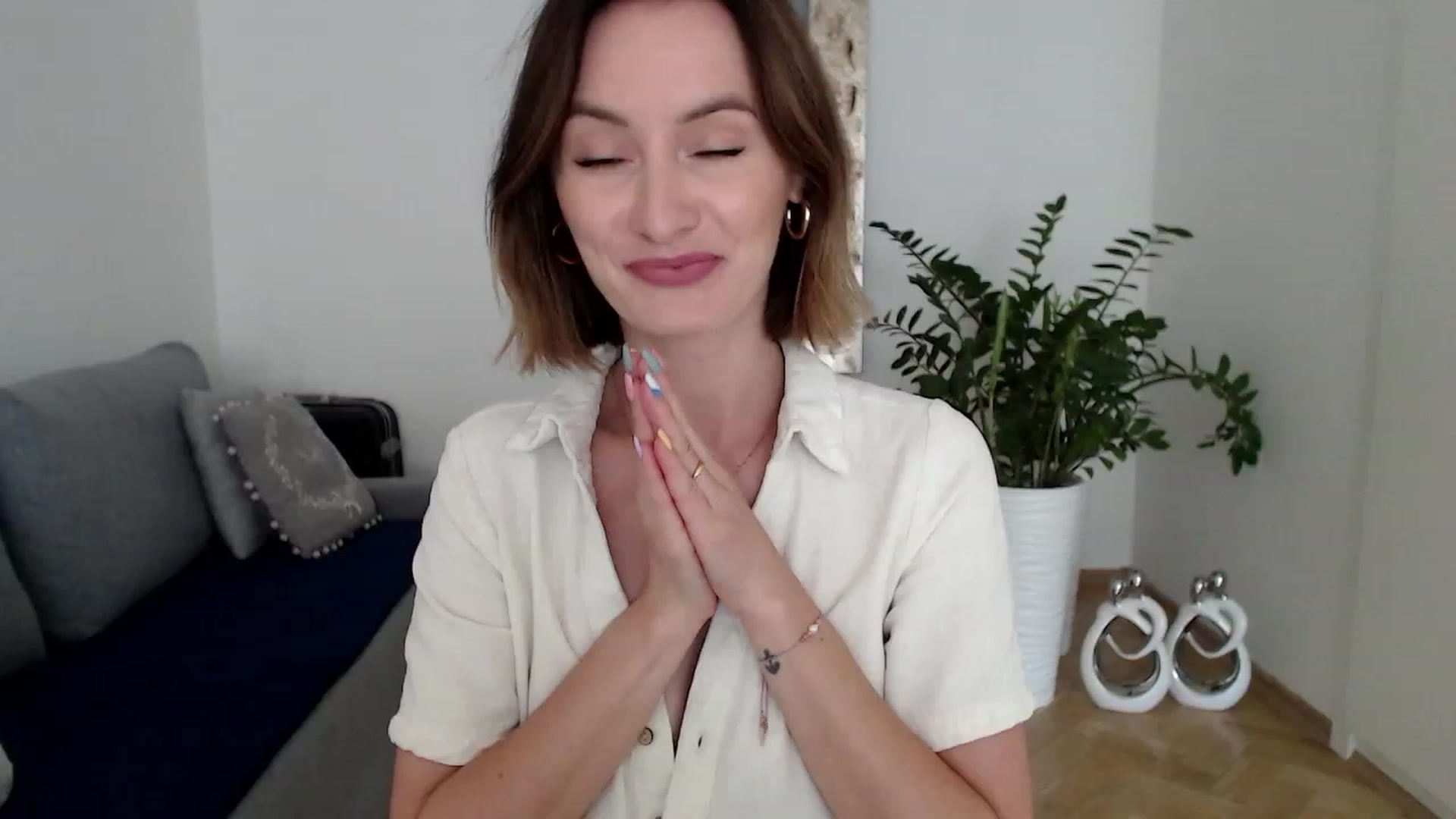 Gallery image thumbnail from PerlaBella's myfreecams stream on, 08/22/2023, 13:30 image 20 of 20