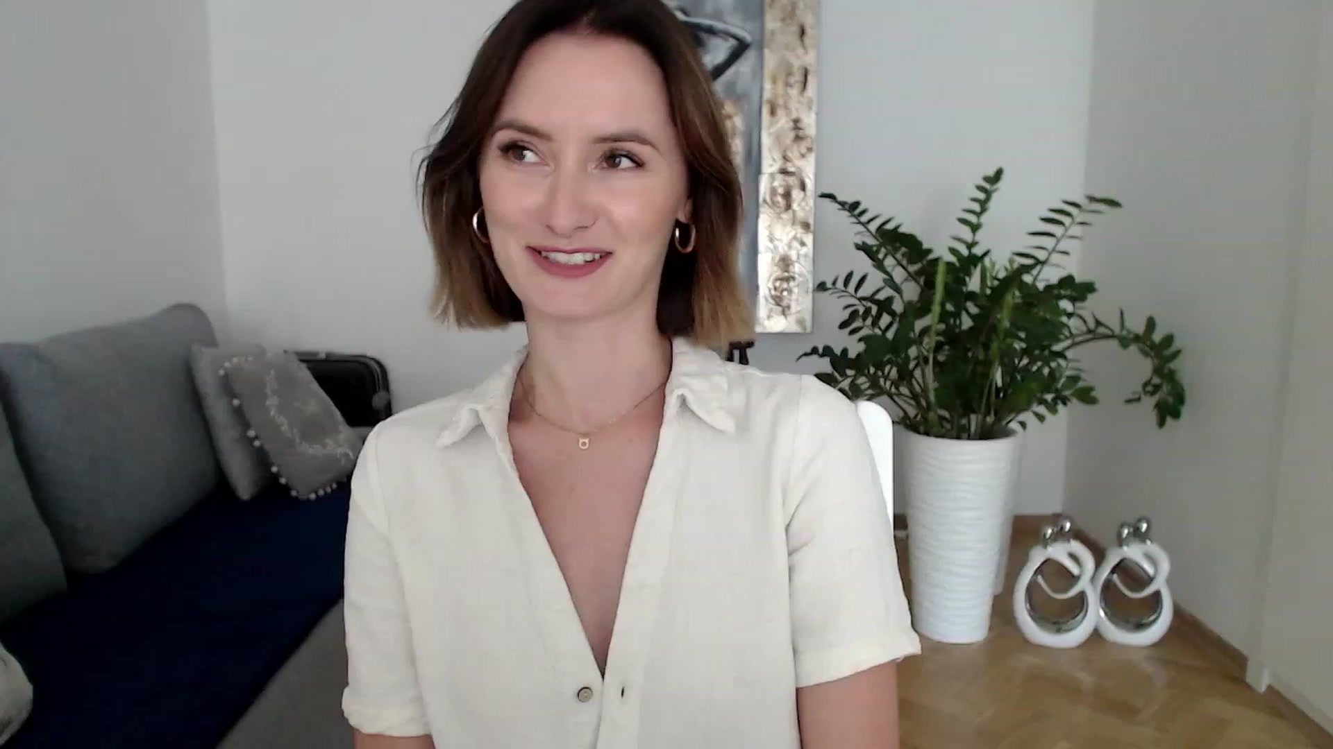 Gallery image thumbnail from PerlaBella's myfreecams stream on, 08/22/2023, 13:30 image 11 of 20