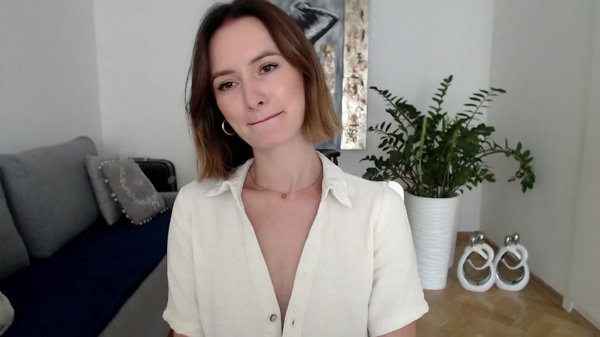 Gallery image thumbnail from PerlaBella's myfreecams stream on, 08/22/2023, 13:30 image 12 of 20