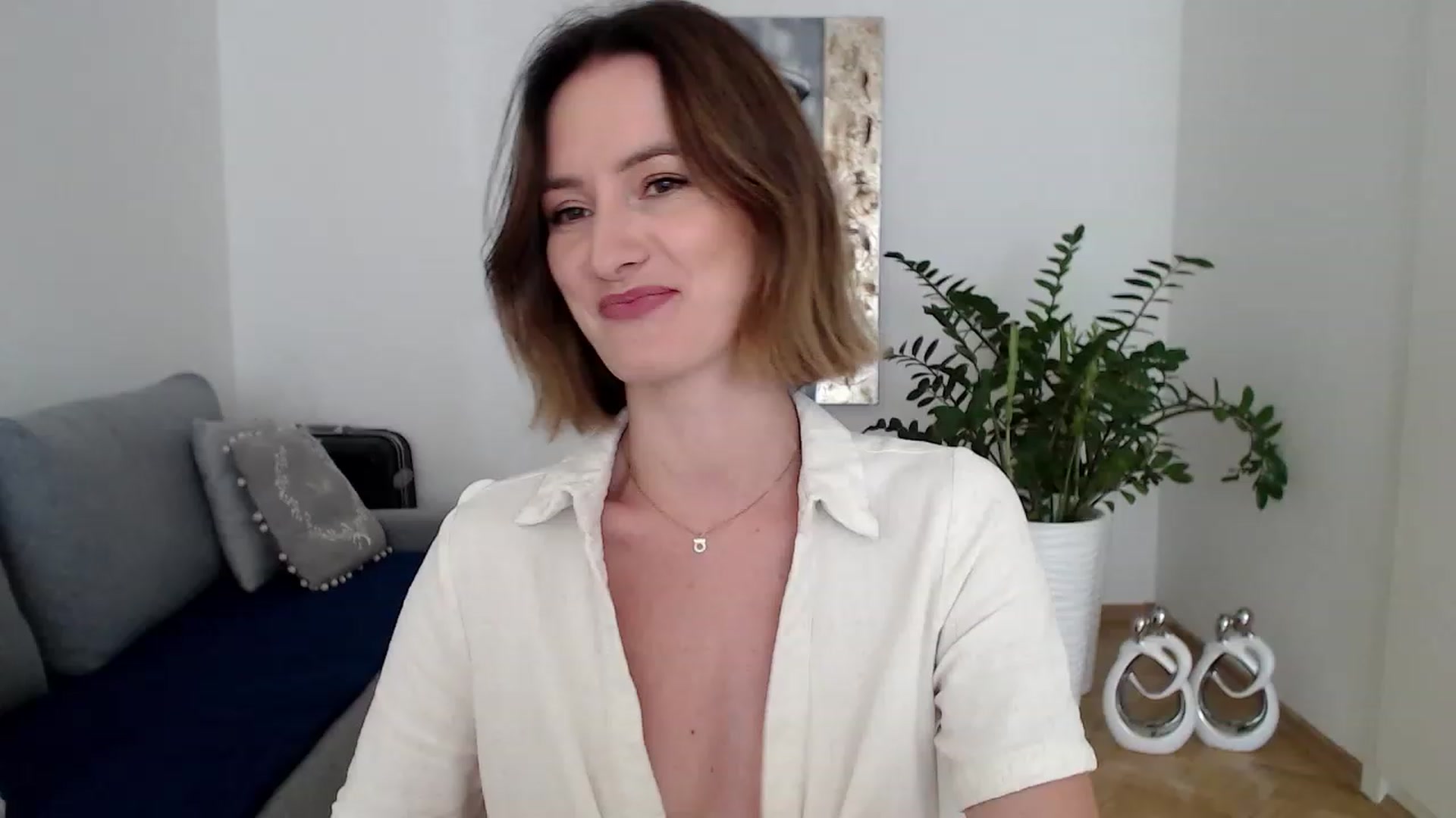 Gallery image thumbnail from PerlaBella's myfreecams stream on, 08/22/2023, 13:30 image 4 of 20