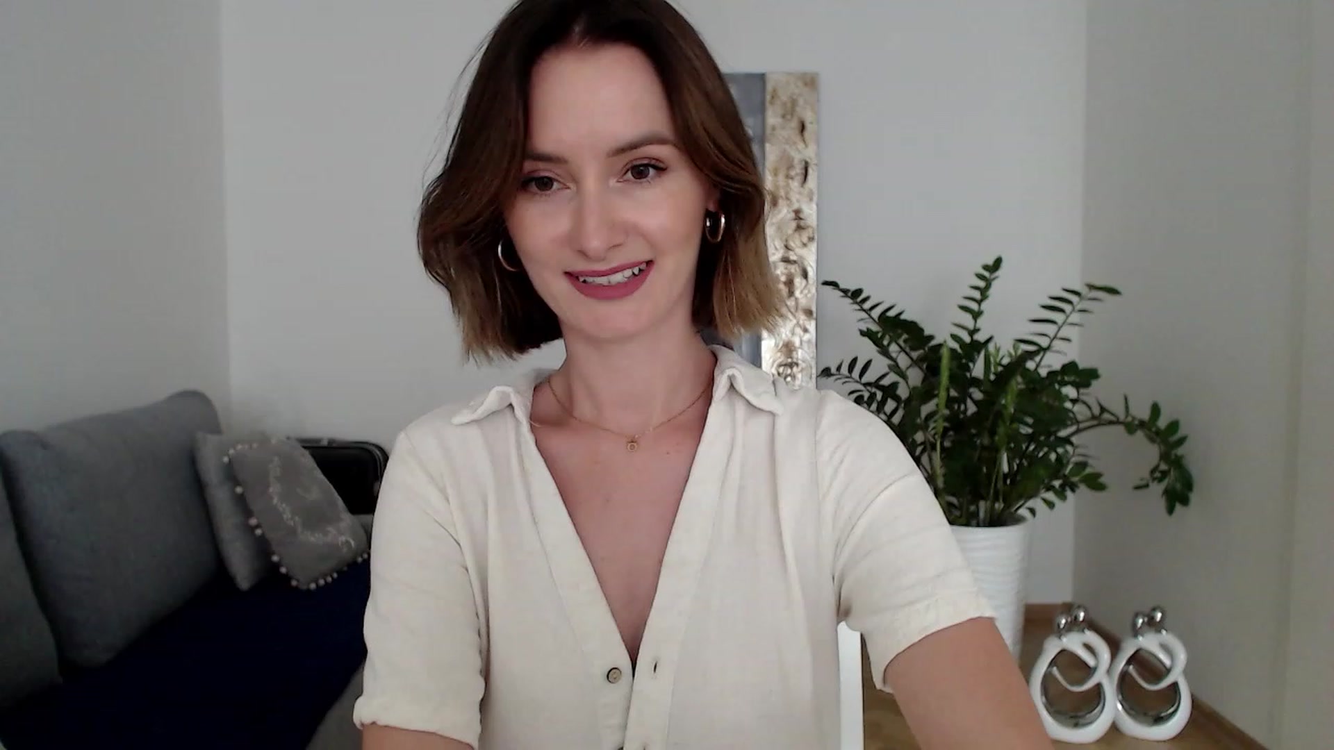 Gallery image thumbnail from PerlaBella's myfreecams stream on, 08/22/2023, 14:14 image 17 of 20