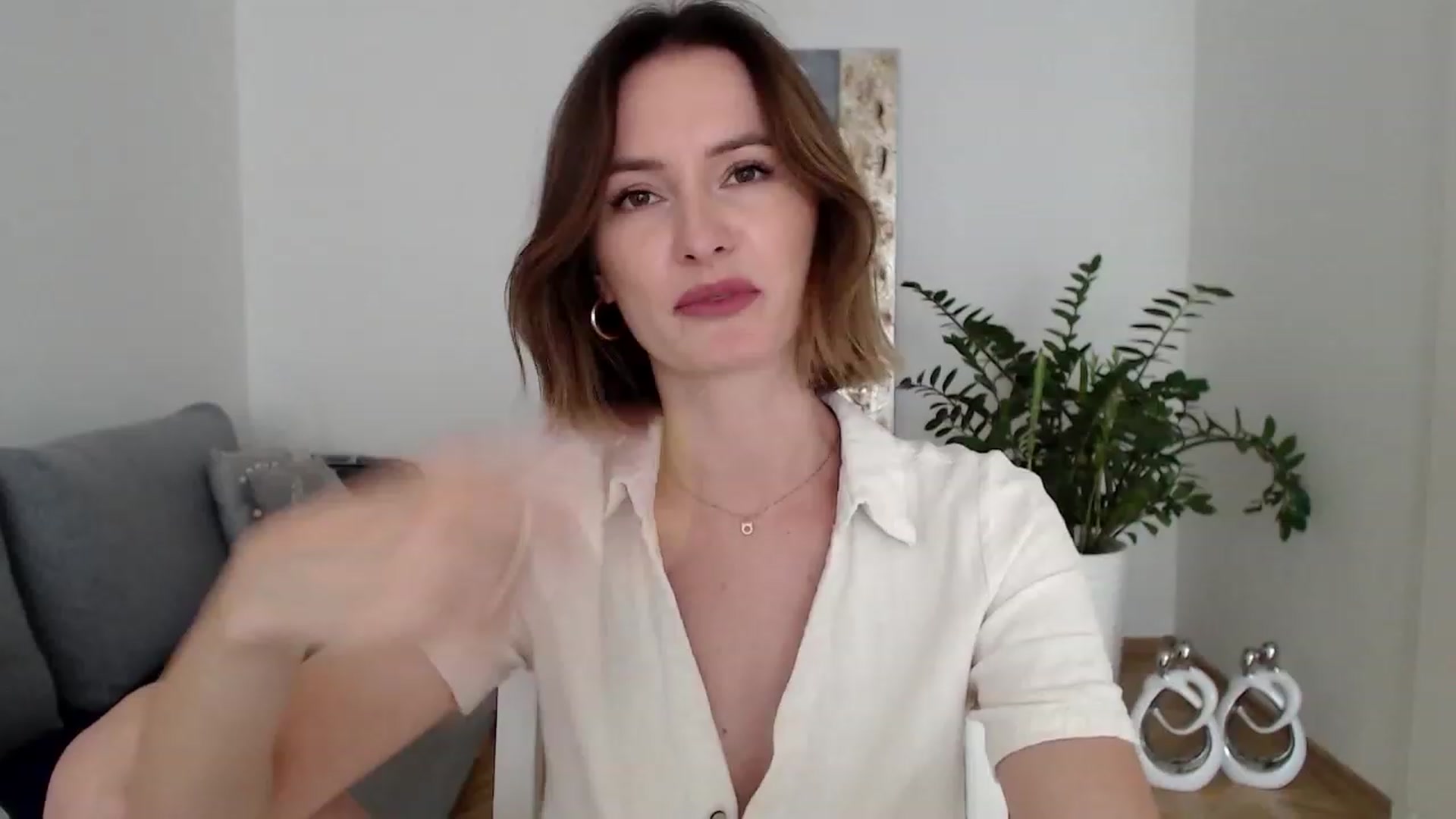 Gallery image thumbnail from PerlaBella's myfreecams stream on, 08/22/2023, 14:14 image 2 of 20