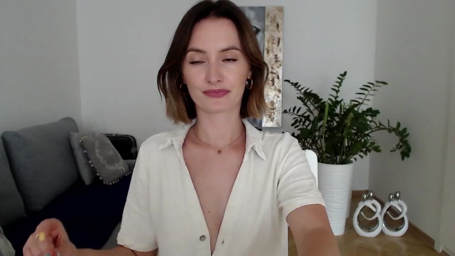 Gallery image thumbnail from PerlaBella's myfreecams stream on, 08/22/2023, 14:14 image 4 of 20