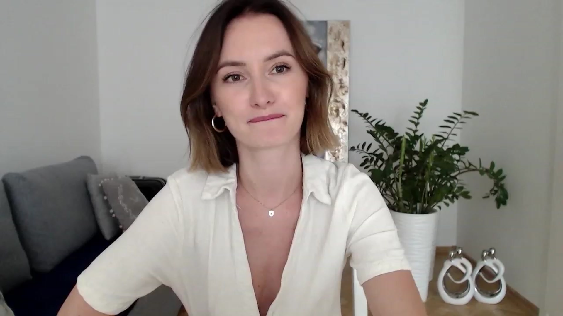 Gallery image thumbnail from PerlaBella's myfreecams stream on, 08/22/2023, 14:14 image 11 of 20