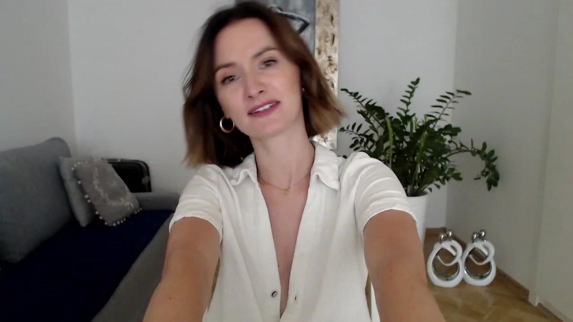 Gallery image thumbnail from PerlaBella's myfreecams stream on, 08/22/2023, 15:53 image 14 of 20
