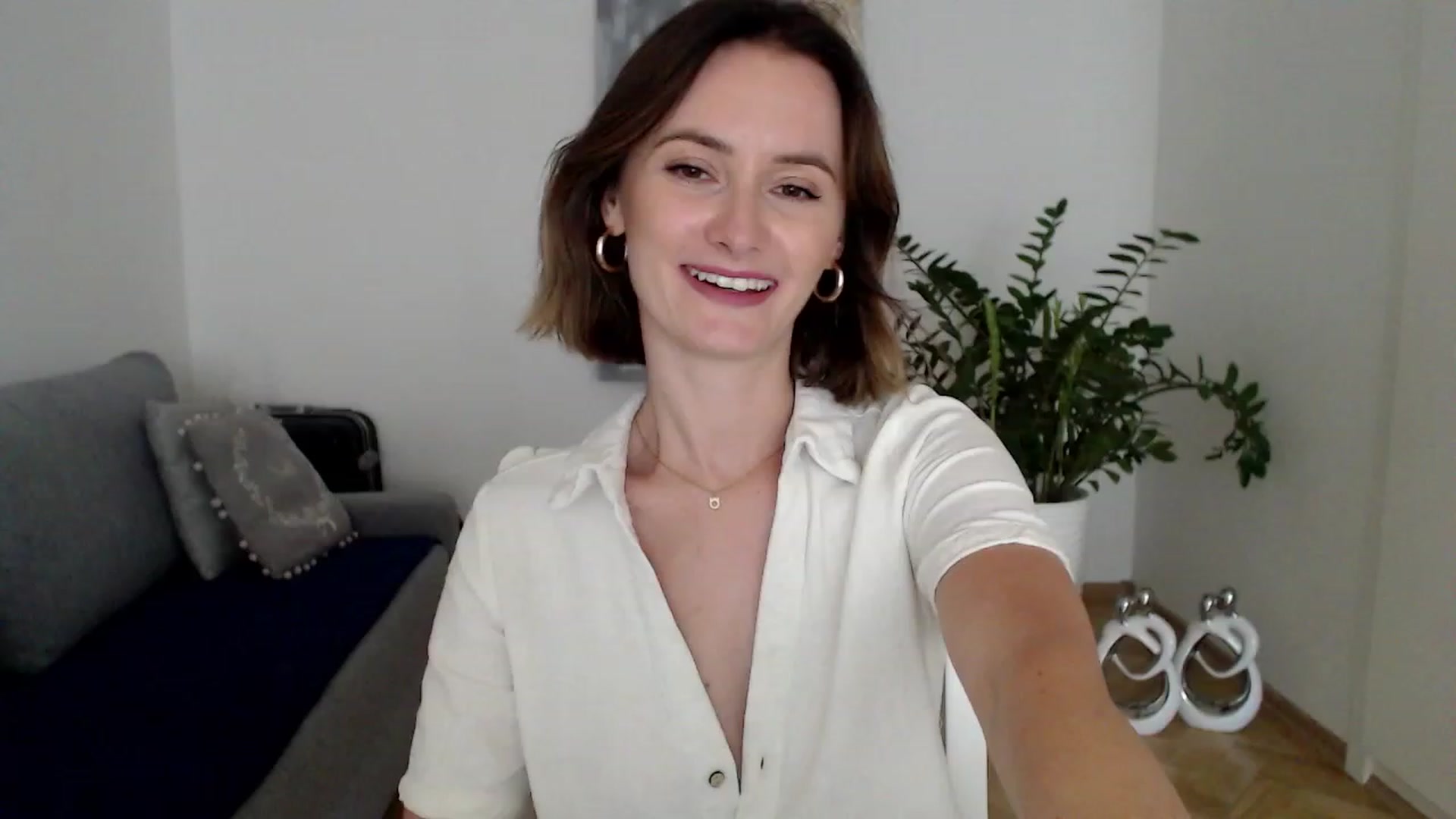 Gallery image thumbnail from PerlaBella's myfreecams stream on, 08/22/2023, 15:53 image 11 of 20