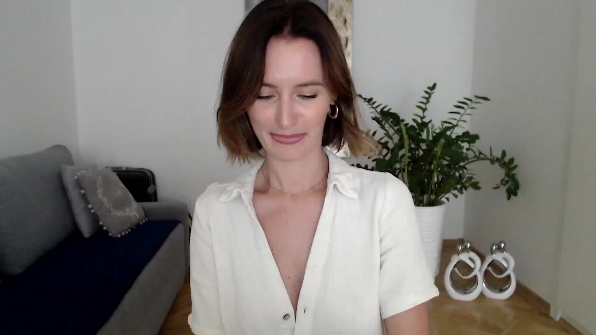 Gallery image thumbnail from PerlaBella's myfreecams stream on, 08/22/2023, 15:53 image 15 of 20