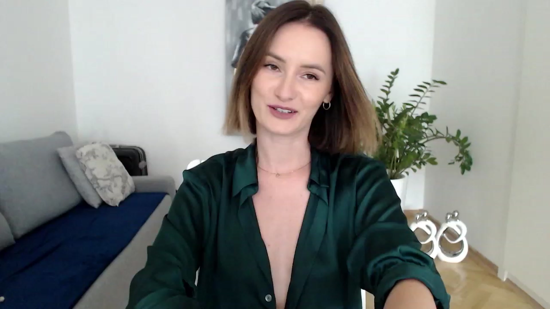 Gallery image thumbnail from PerlaBella's myfreecams stream on, 08/23/2023, 13:52 image 14 of 20