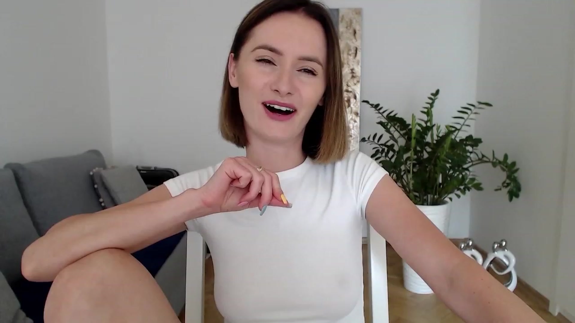 Gallery image thumbnail from PerlaBella's myfreecams stream on, 08/25/2023, 13:59 image 6 of 20