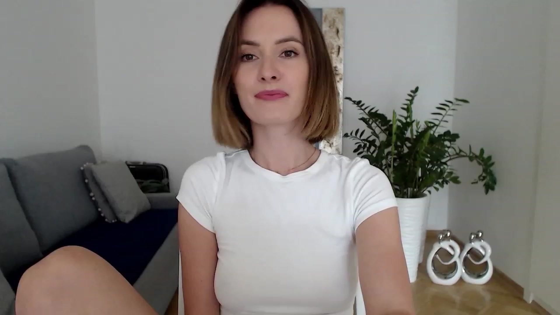 Gallery image thumbnail from PerlaBella's myfreecams stream on, 08/25/2023, 13:59 image 13 of 20