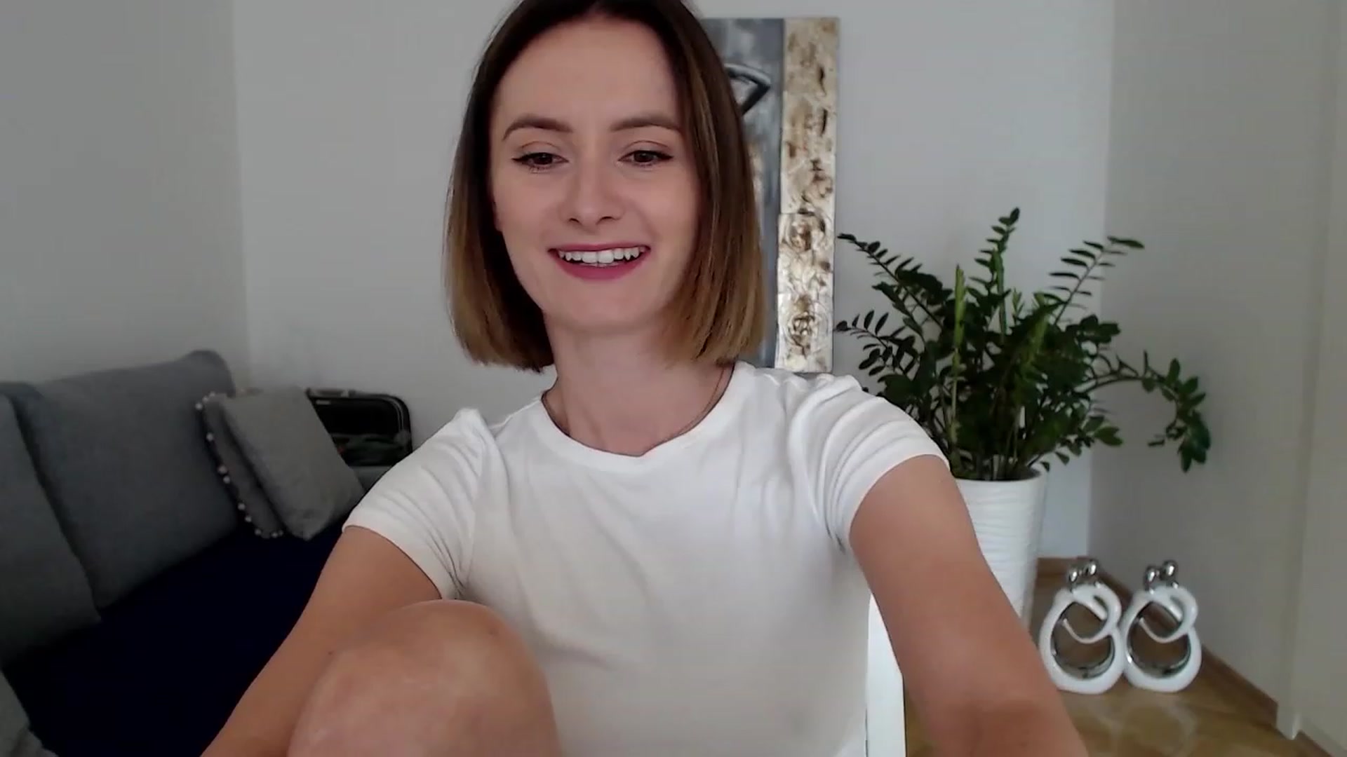 Gallery image thumbnail from PerlaBella's myfreecams stream on, 08/25/2023, 13:59 image 5 of 20