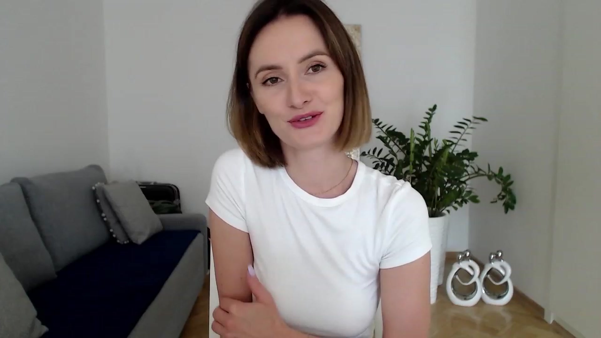 Gallery image thumbnail from PerlaBella's myfreecams stream on, 08/25/2023, 13:59 image 19 of 20