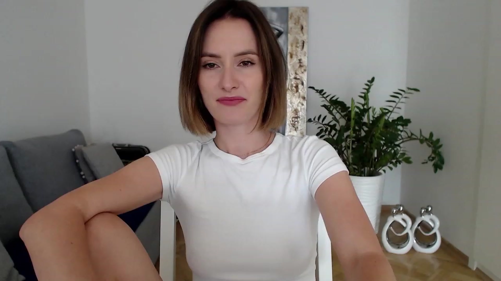 Gallery image thumbnail from PerlaBella's myfreecams stream on, 08/25/2023, 13:59 image 10 of 20