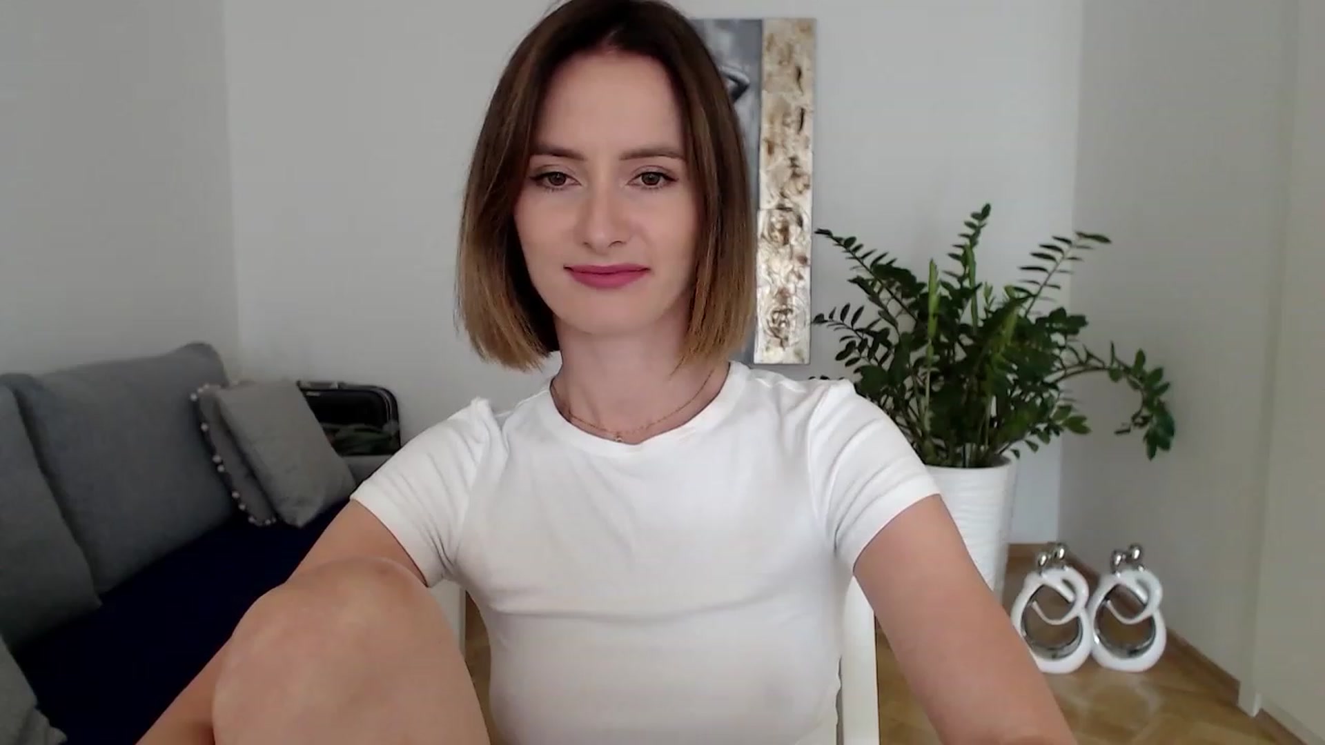 Gallery image thumbnail from PerlaBella's myfreecams stream on, 08/25/2023, 13:59 image 9 of 20
