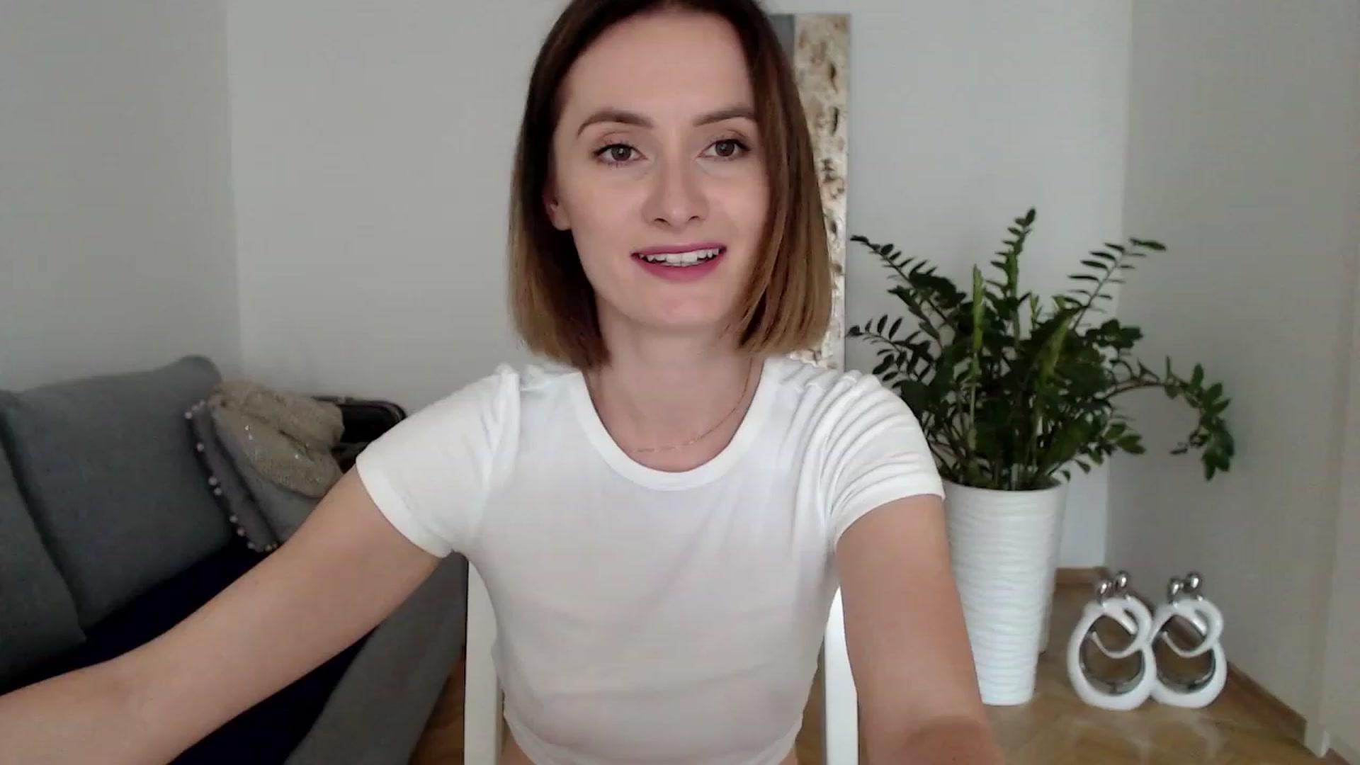Gallery image thumbnail from PerlaBella's myfreecams stream on, 08/25/2023, 15:43 image 13 of 20