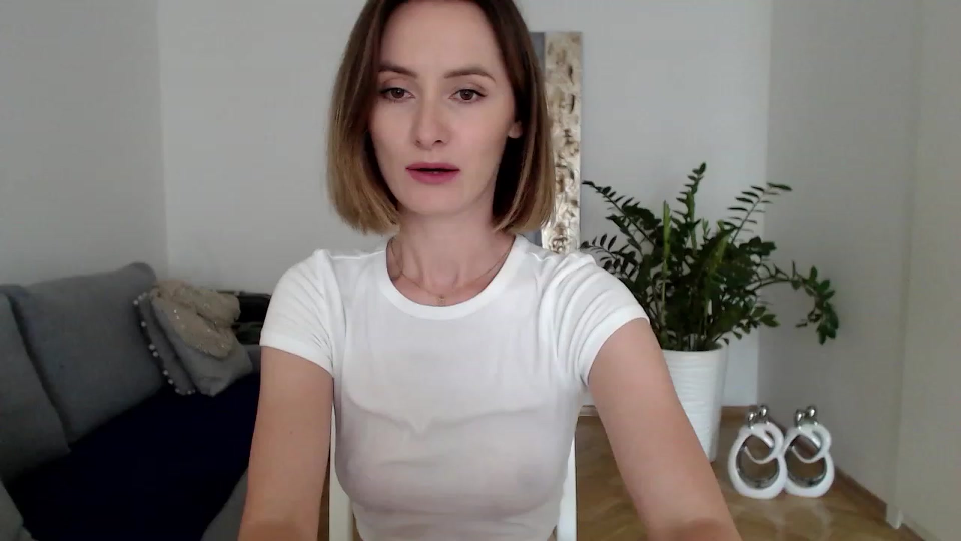 Gallery image thumbnail from PerlaBella's myfreecams stream on, 08/25/2023, 15:43 image 12 of 20