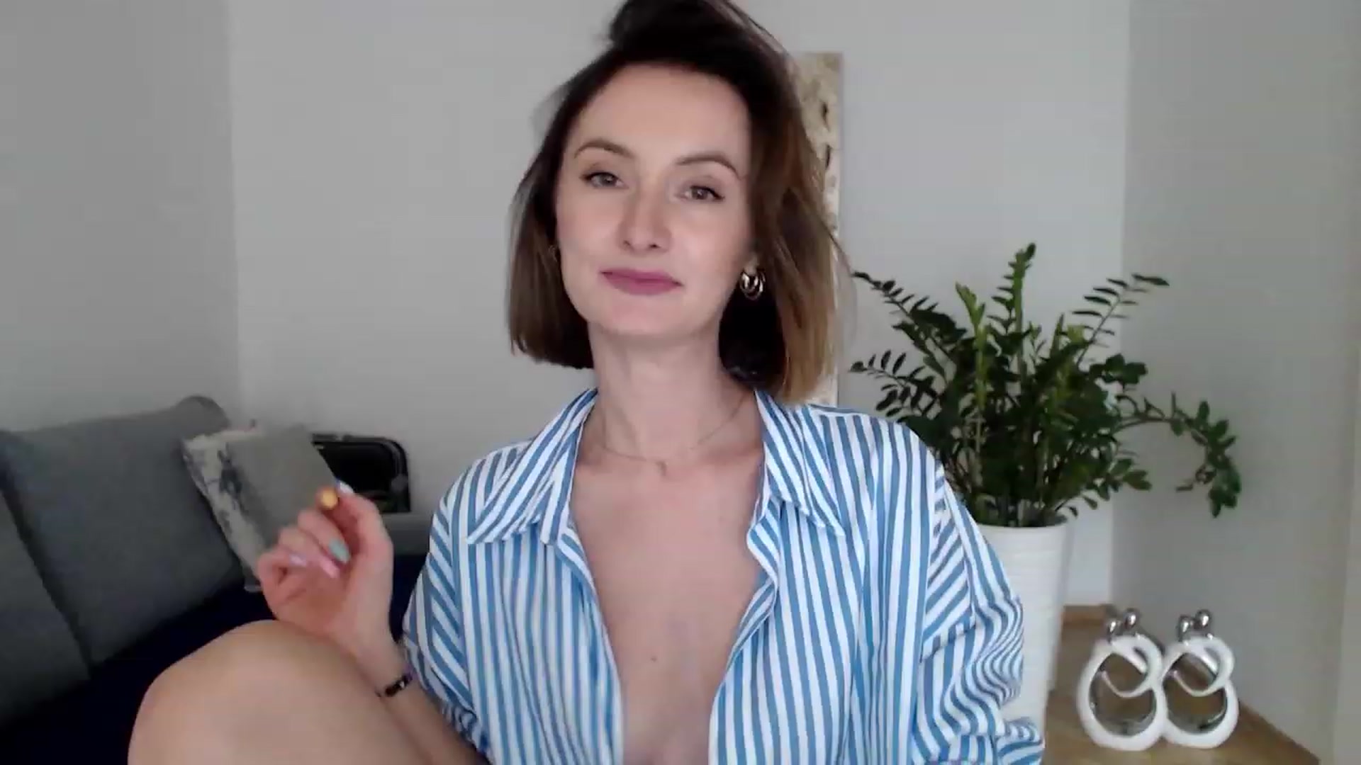 Gallery image thumbnail from PerlaBella's myfreecams stream on, 08/28/2023, 13:15 image 15 of 20