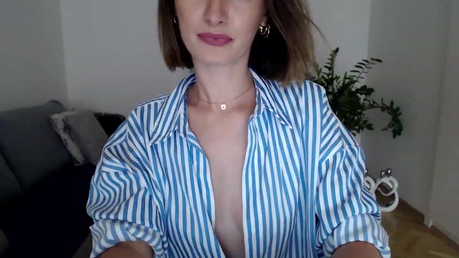 Gallery image thumbnail from PerlaBella's myfreecams stream on, 08/28/2023, 13:15 image 17 of 20