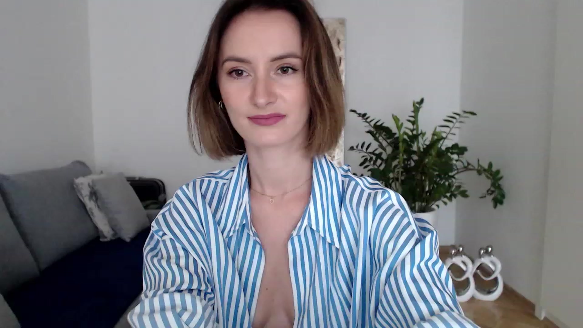 Gallery image thumbnail from PerlaBella's myfreecams stream on, 08/28/2023, 13:15 image 3 of 20