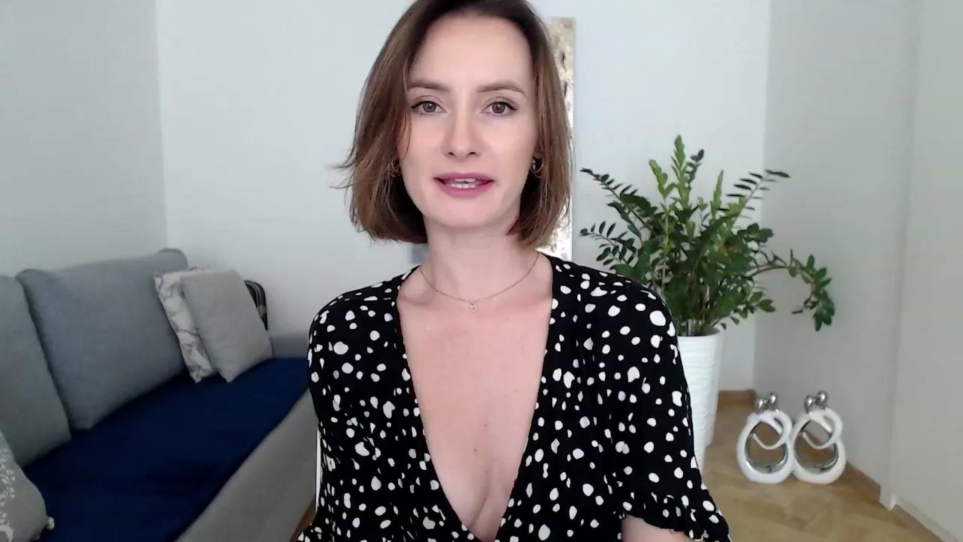 Gallery image thumbnail from PerlaBella's myfreecams stream on, 09/01/2023, 13:46 image 2 of 20
