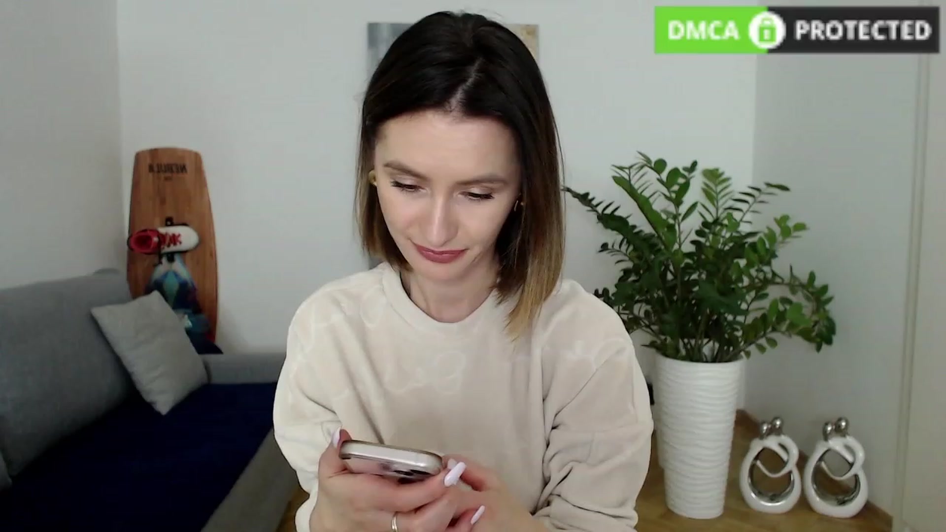Gallery image thumbnail from PerlaBella's myfreecams stream on, 10/04/2023, 14:38 image 12 of 20