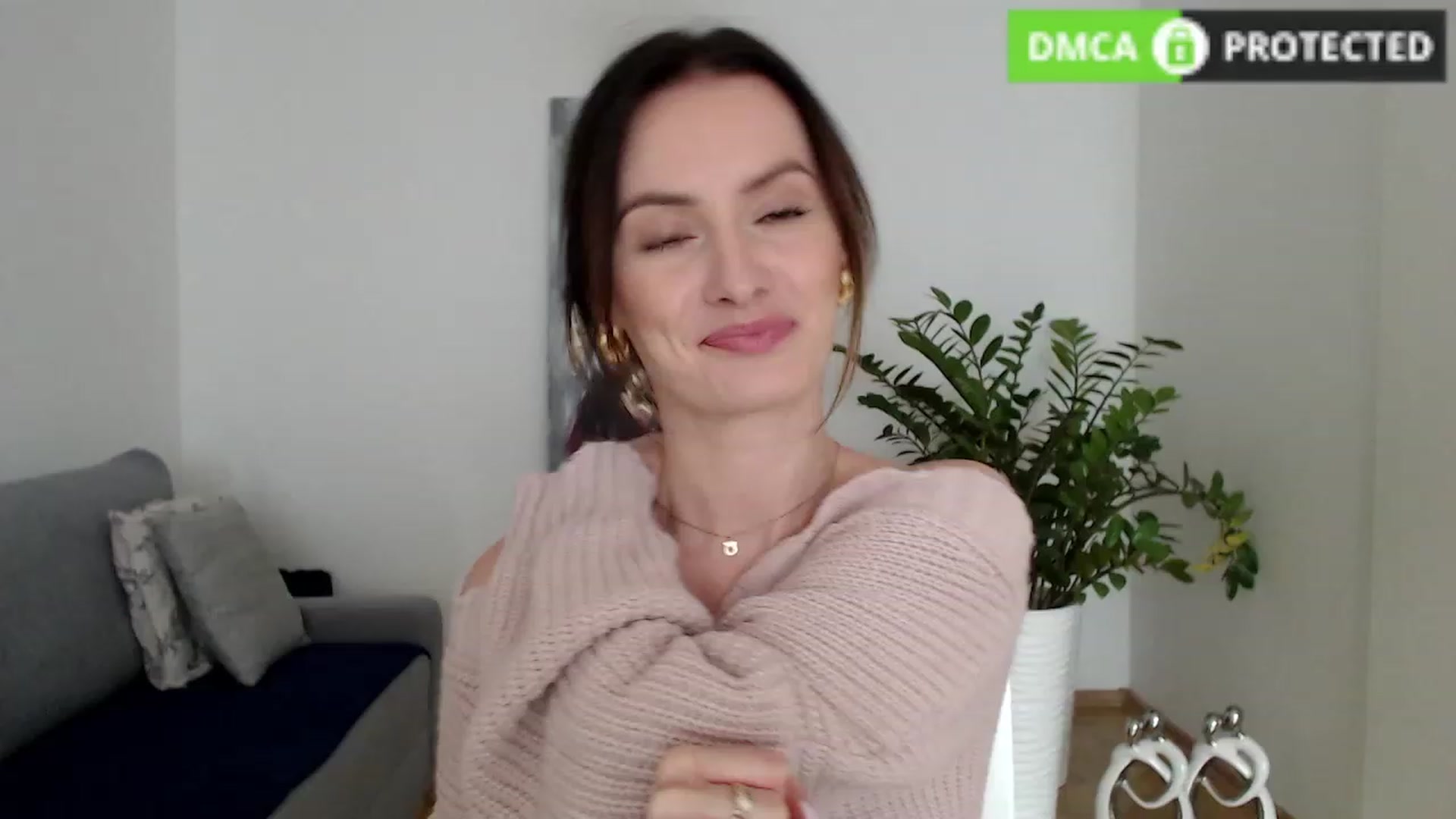 Gallery image thumbnail from PerlaBella's myfreecams stream on, 10/10/2023, 15:44 image 2 of 20