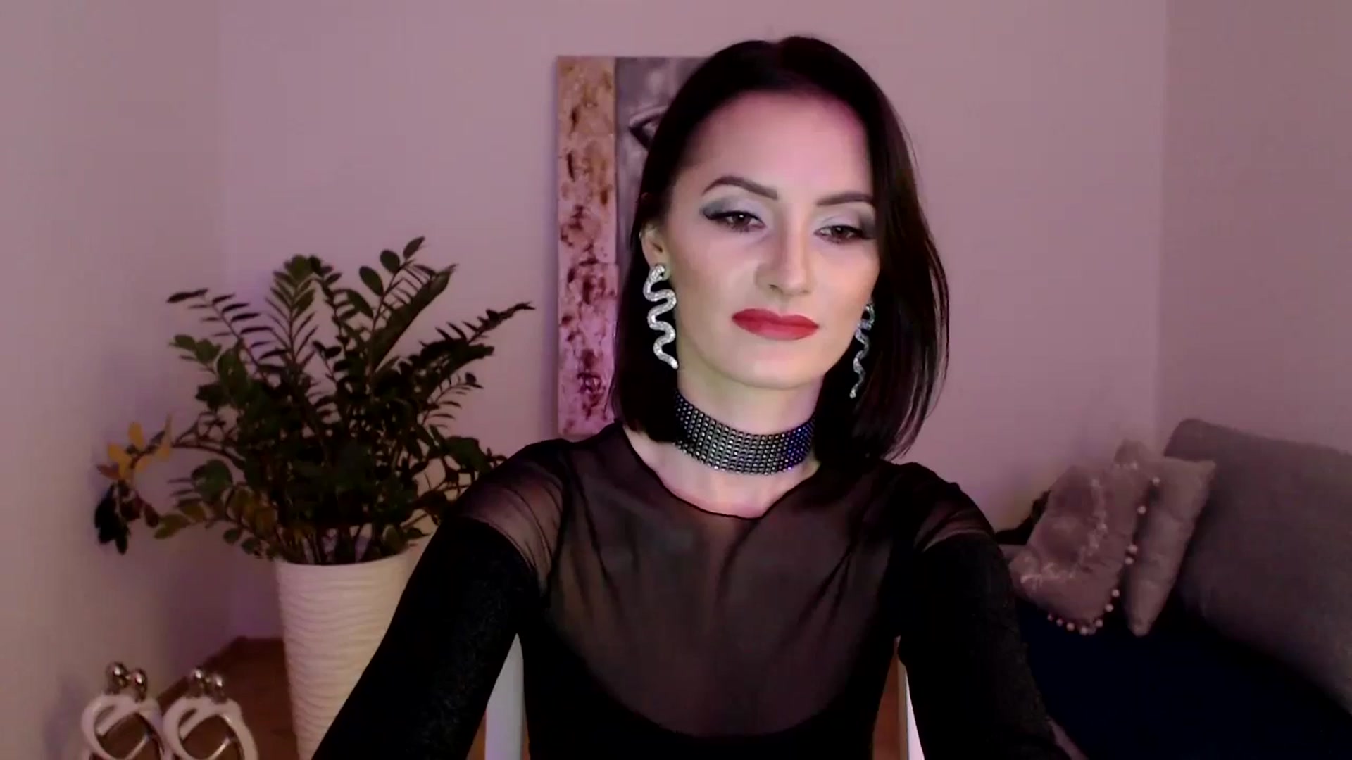 Gallery image thumbnail from PerlaBella's myfreecams stream on, 10/31/2023, 16:18 image 3 of 20