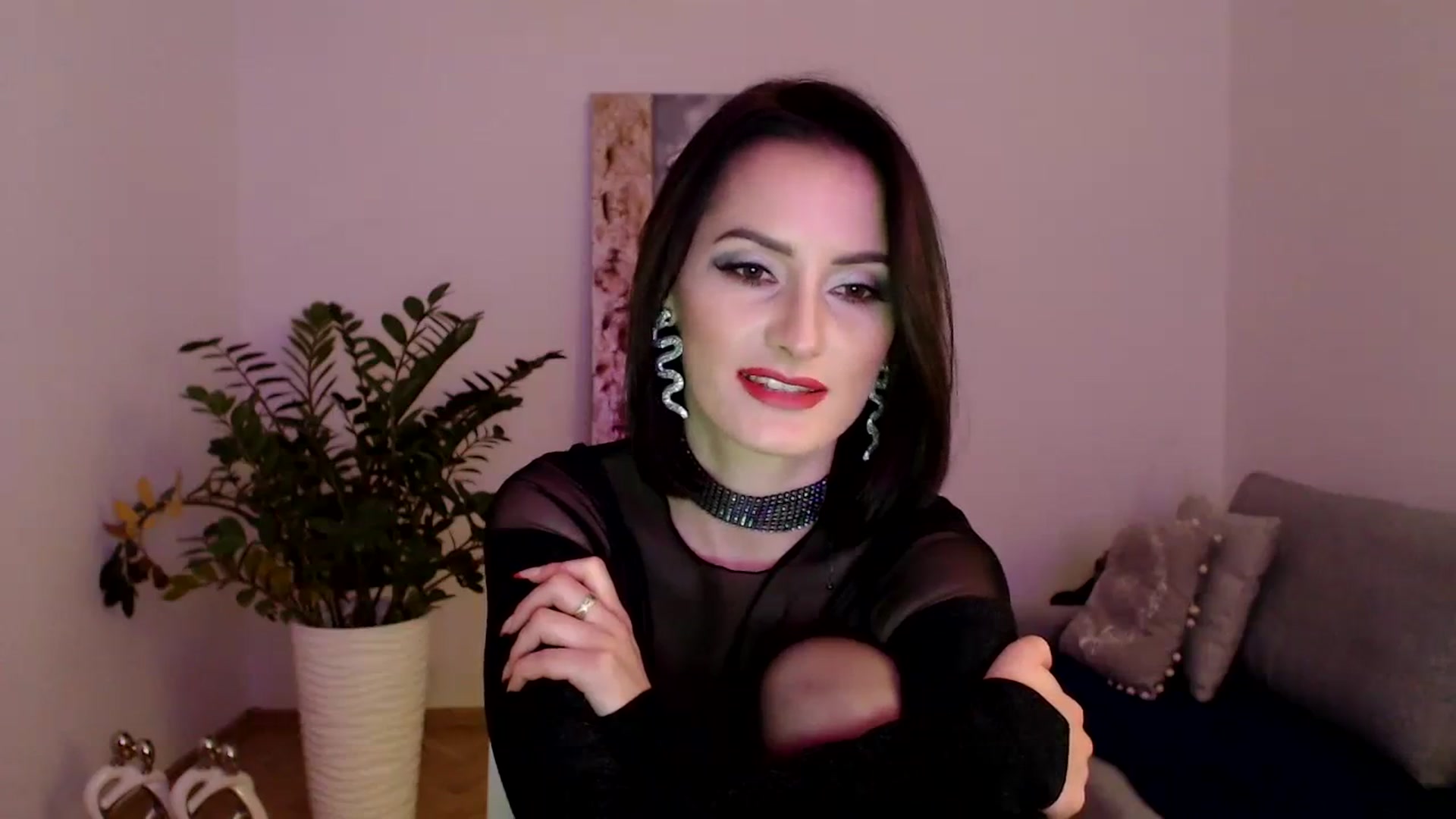 Gallery image thumbnail from PerlaBella's myfreecams stream on, 10/31/2023, 16:59 image 8 of 20