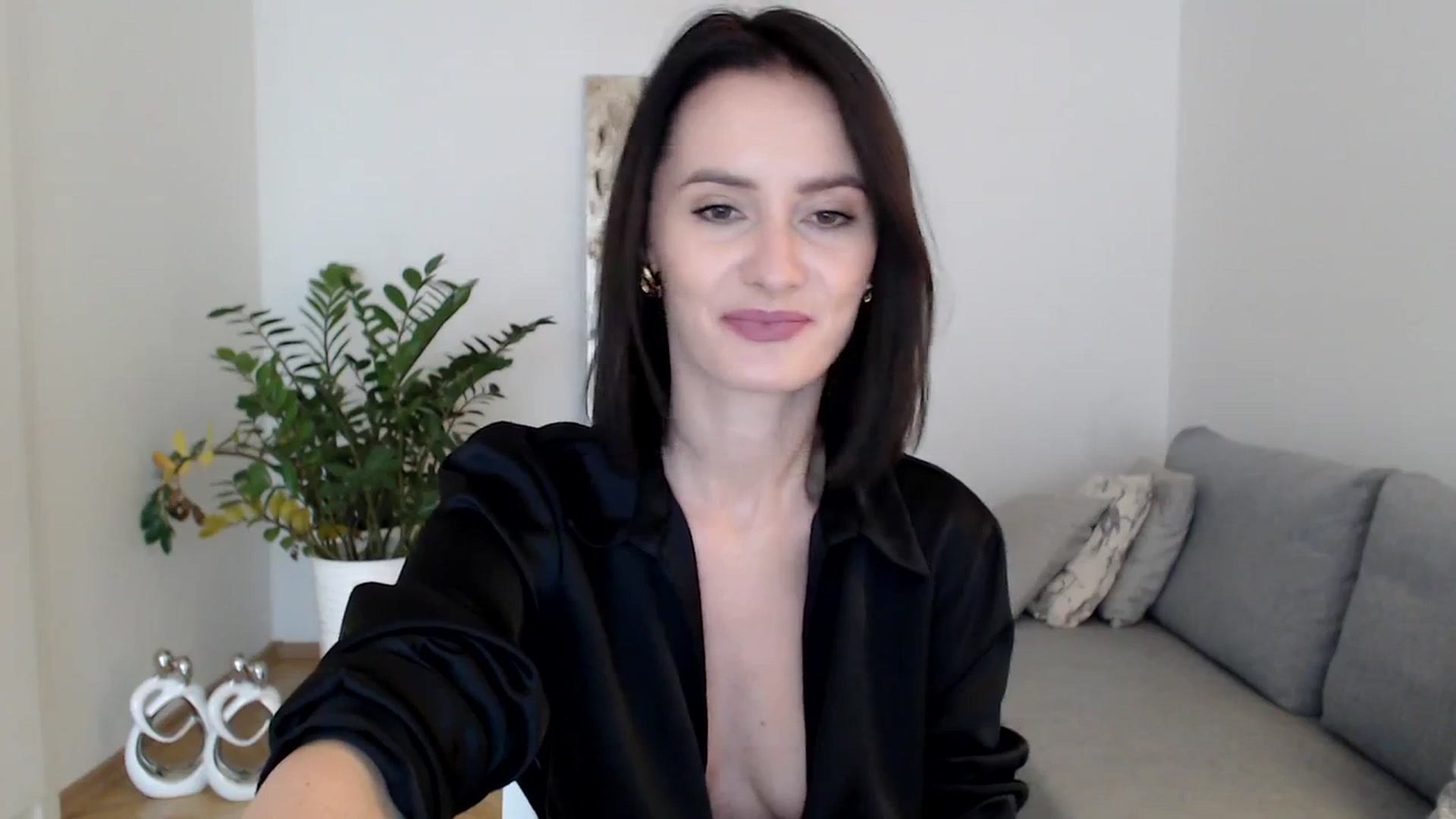 Gallery image thumbnail from PerlaBella's myfreecams stream on, 11/03/2023, 13:20 image 14 of 20