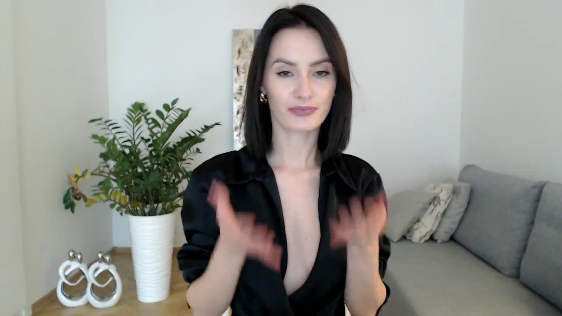 Gallery image thumbnail from PerlaBella's myfreecams stream on, 11/03/2023, 13:20 image 15 of 20