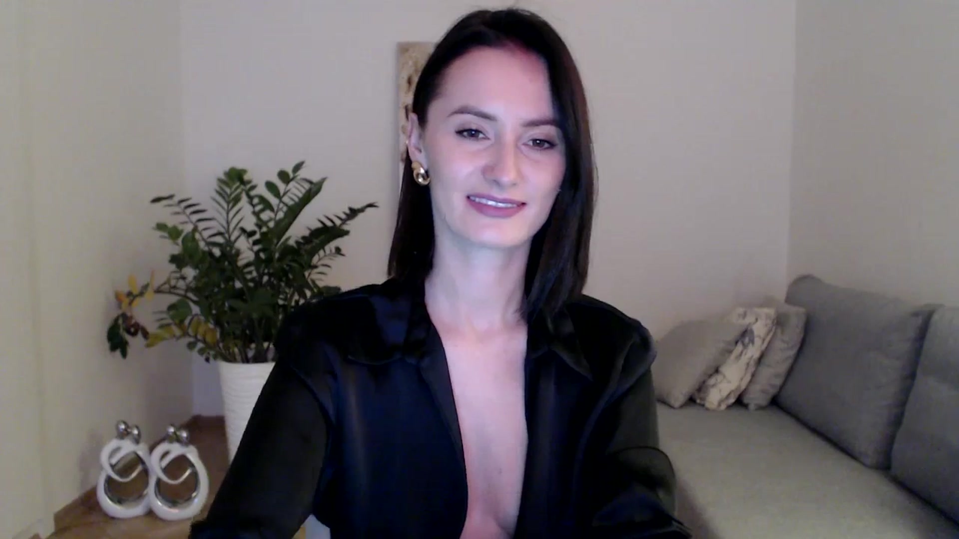 Gallery image thumbnail from PerlaBella's myfreecams stream on, 11/03/2023, 14:31 image 16 of 20
