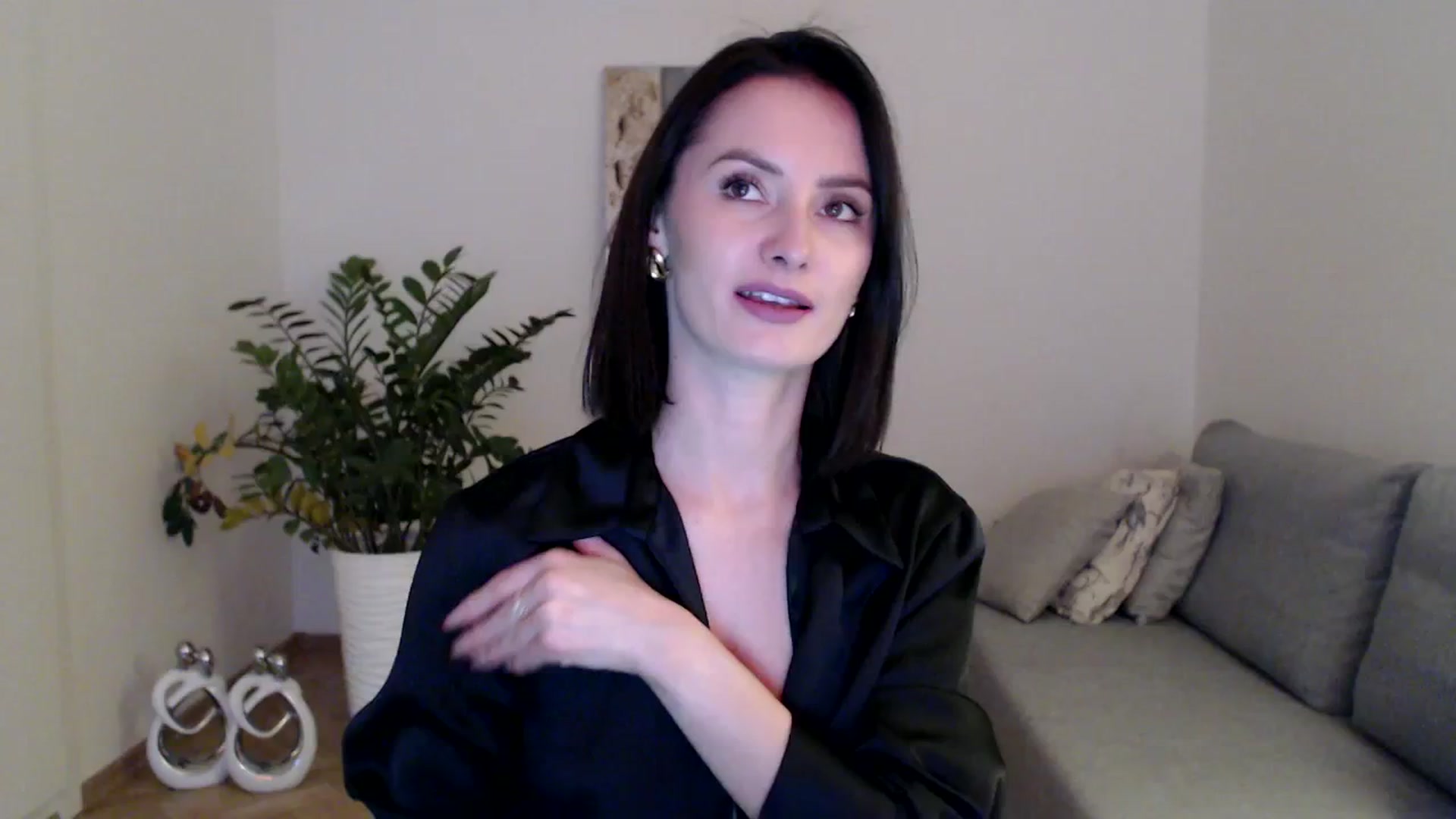 Gallery image thumbnail from PerlaBella's myfreecams stream on, 11/03/2023, 14:31 image 18 of 20